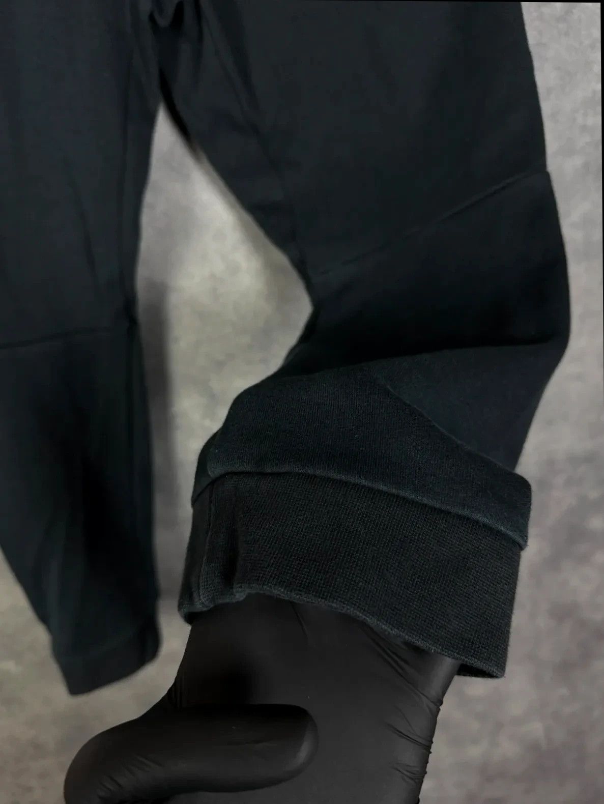 Nike Nike Tech Fleece sweatpants black mini logo Techwear Size US 26 / EU 42 - 8 Thumbnail