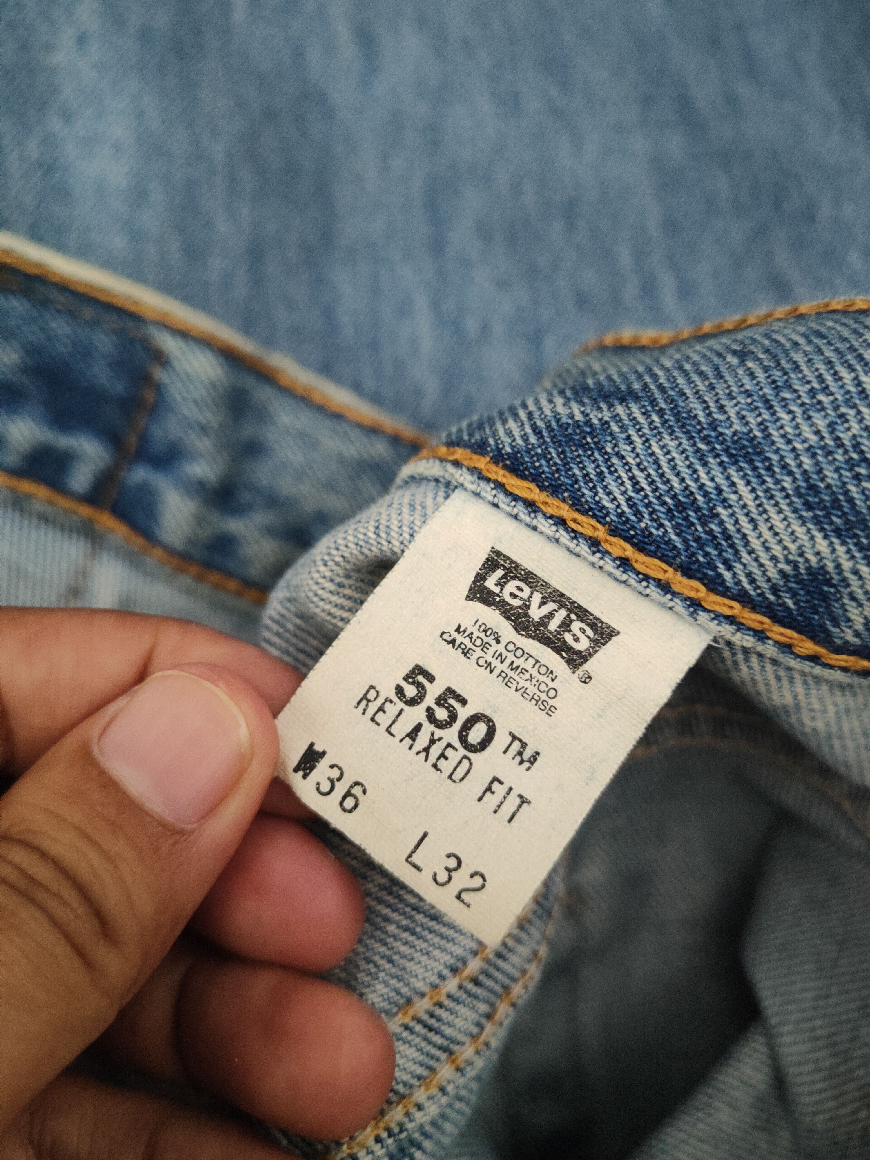 Levi's 550 Levi's Blue Distressed Ripped denim Jeans #S2837 Size US 35 - 14 Thumbnail