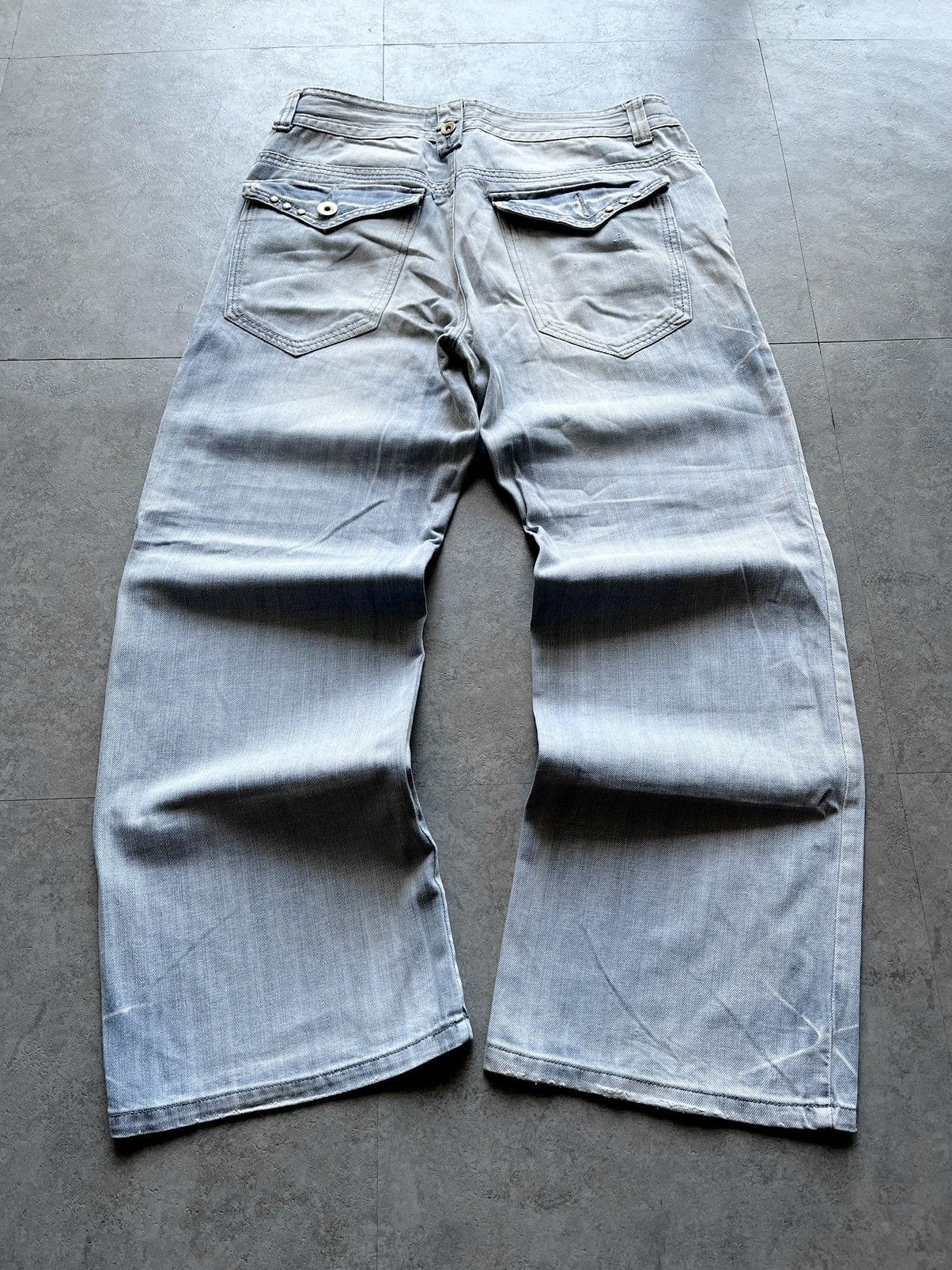 If Six Was Nine × Japanese Brand × Le Grande Bleu (L.G.B.) 2000s RUE TON STUDDED SUPER WIDE FADED FLARE JEAN Size US 36 / EU 52 - 7 Thumbnail