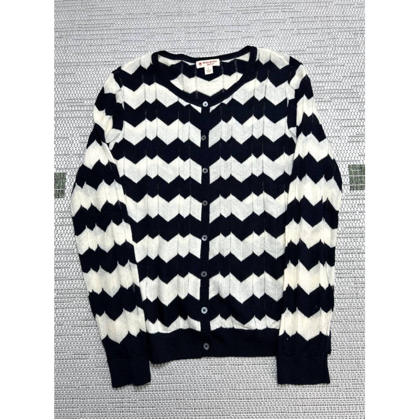 Brooks Brothers Brooks Brothers Red Fleece Cardigan Sweater Womens Large Multicolor Chevron Knit Size L / US 10 / IT 46 - 2 Thumbnail