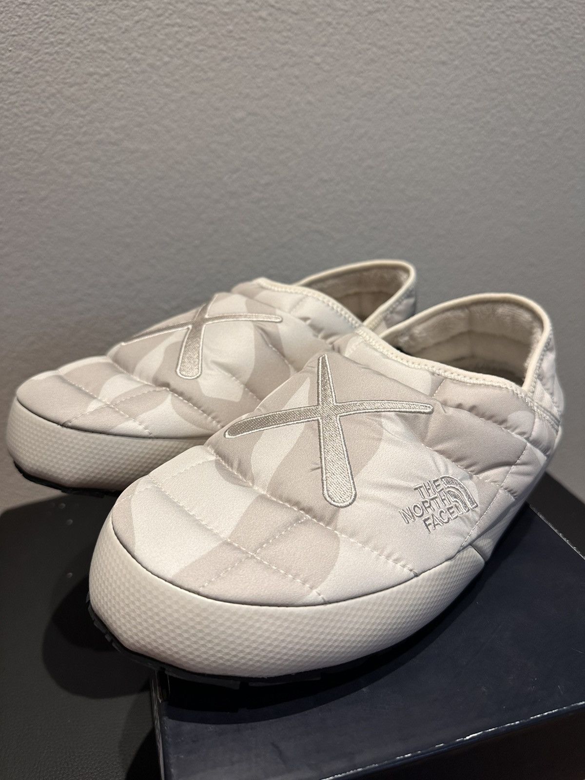 Kaws × The North Face KAWS x The North Face mule US 9 sneaker Size US 9 / EU 42 - 2 Thumbnail