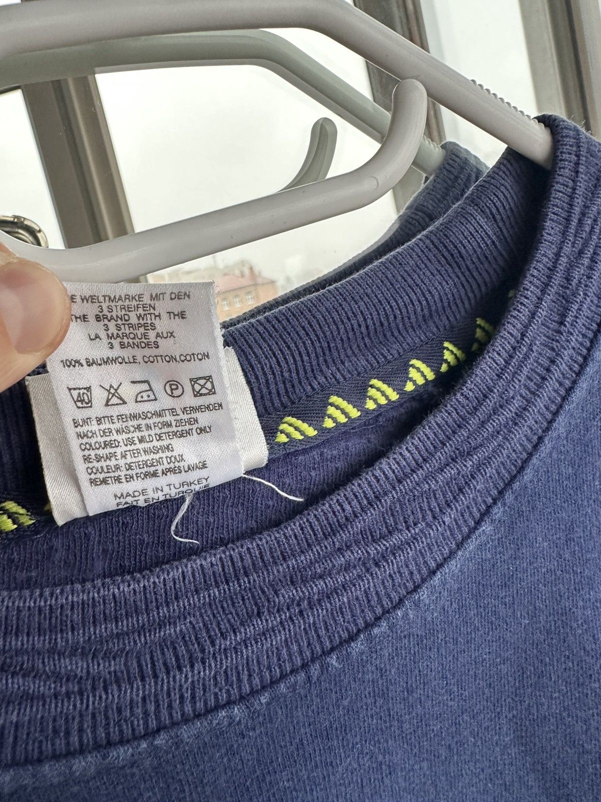 Adidas Vintage Adidas 90s Navy Men’s Sweatshirt Sz M Size US M / EU 48-50 / 2 - 5 Thumbnail