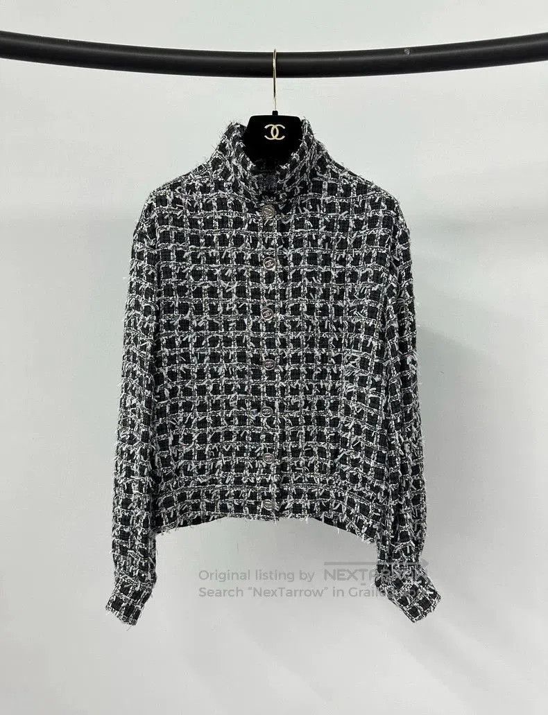 Chanel Chanel 23A Tweed Woven Jacket. Size US S / EU 44-46 / 1 - 1 Thumbnail