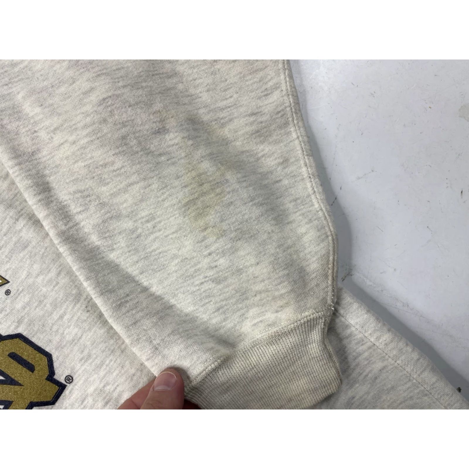 Vintage VINTAGE Notre Dame Football Sweatshirt Mens Large Gray College University Sweatshirt Size US L / EU 52-54 / 3 - 4 Thumbnail