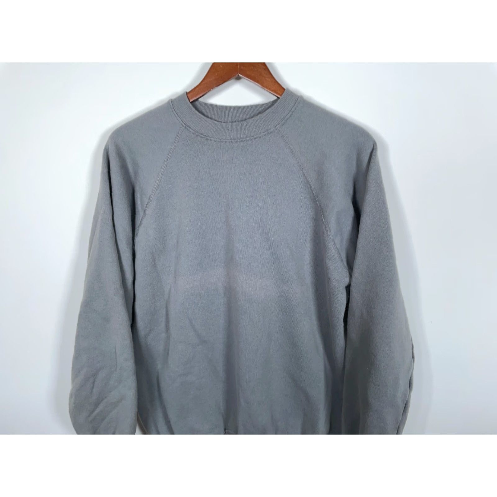 Vintage VINTAGE Sweatshirt Crewneck Raglan Sleeves Dark Gray 90s Adult Medium Men’s Pullover Cotton Blend 50/50 Regular Fit Nightwatch Gray Shirts? Size US M / EU 48-50 / 2 - 4 Thumbnail