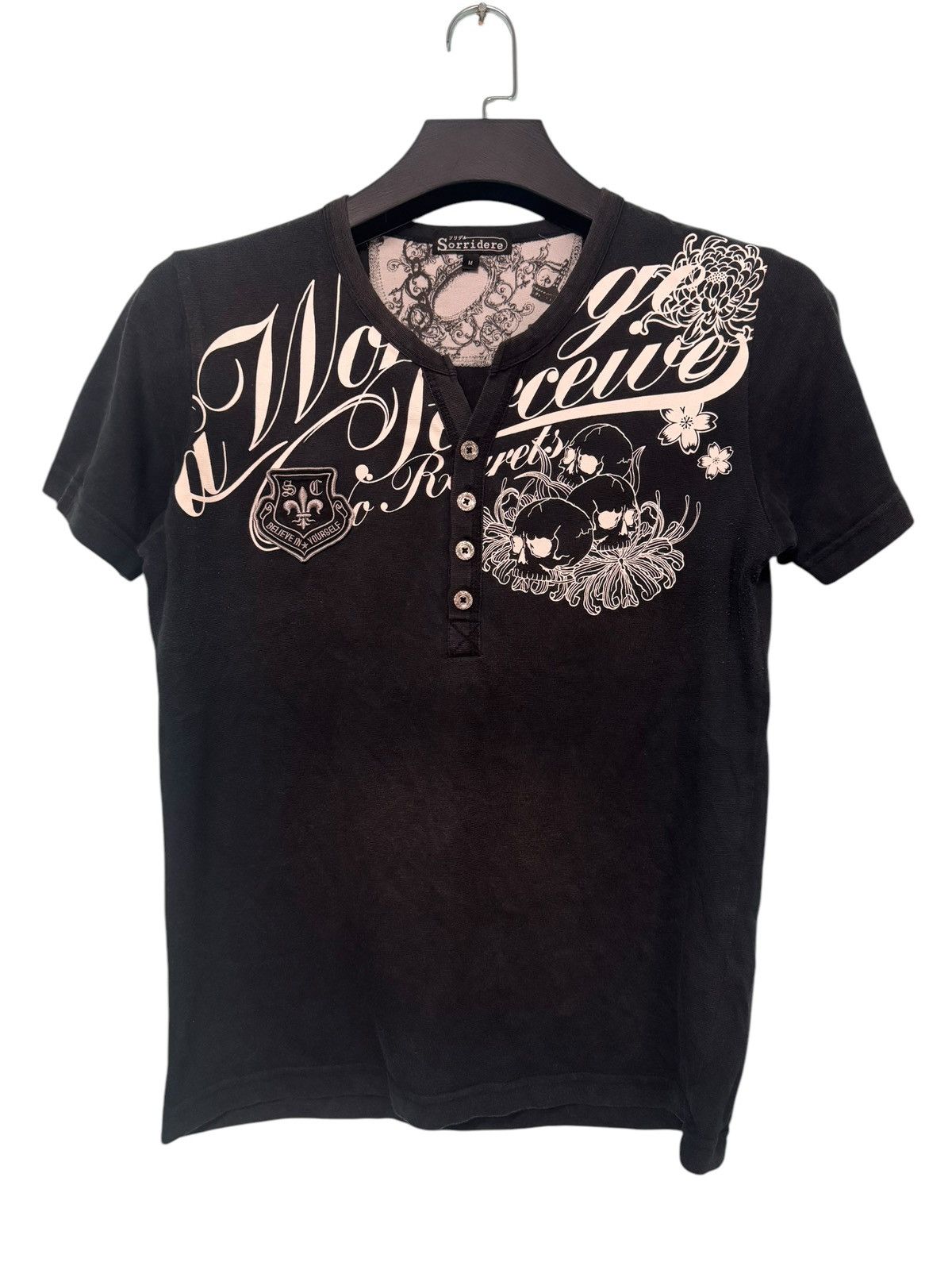 If Six Was Nine PUNK DESIGN SORRIDERE SKULL NO REGRETS VERY RARE BUTTON TEE Size US M / EU 48-50 / 2 - 5 Thumbnail