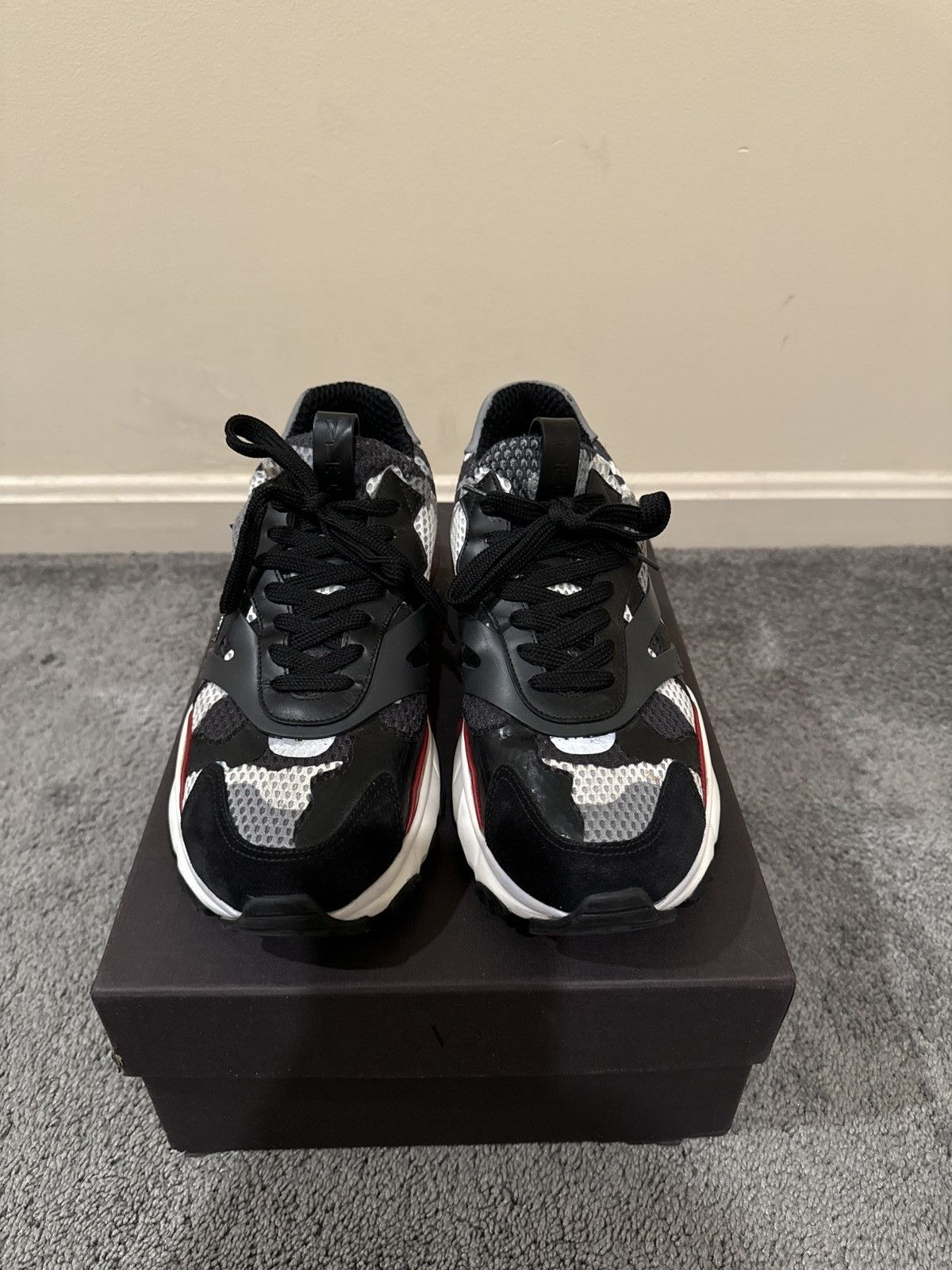 Valentino Valentino Bounce Sneakers Size US 8.5 / EU 41-42 - 2 Thumbnail