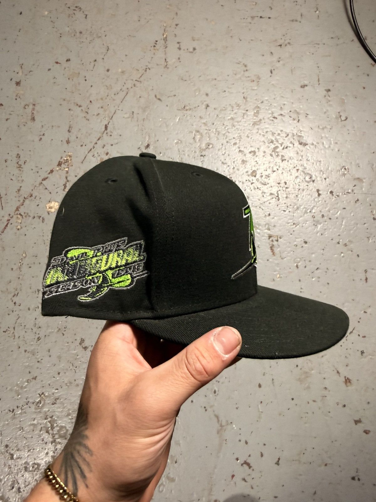 New Era Crazy Tampa Bay String Rays Fitted Hat 7 1/4 Size ONE SIZE - 2 Thumbnail