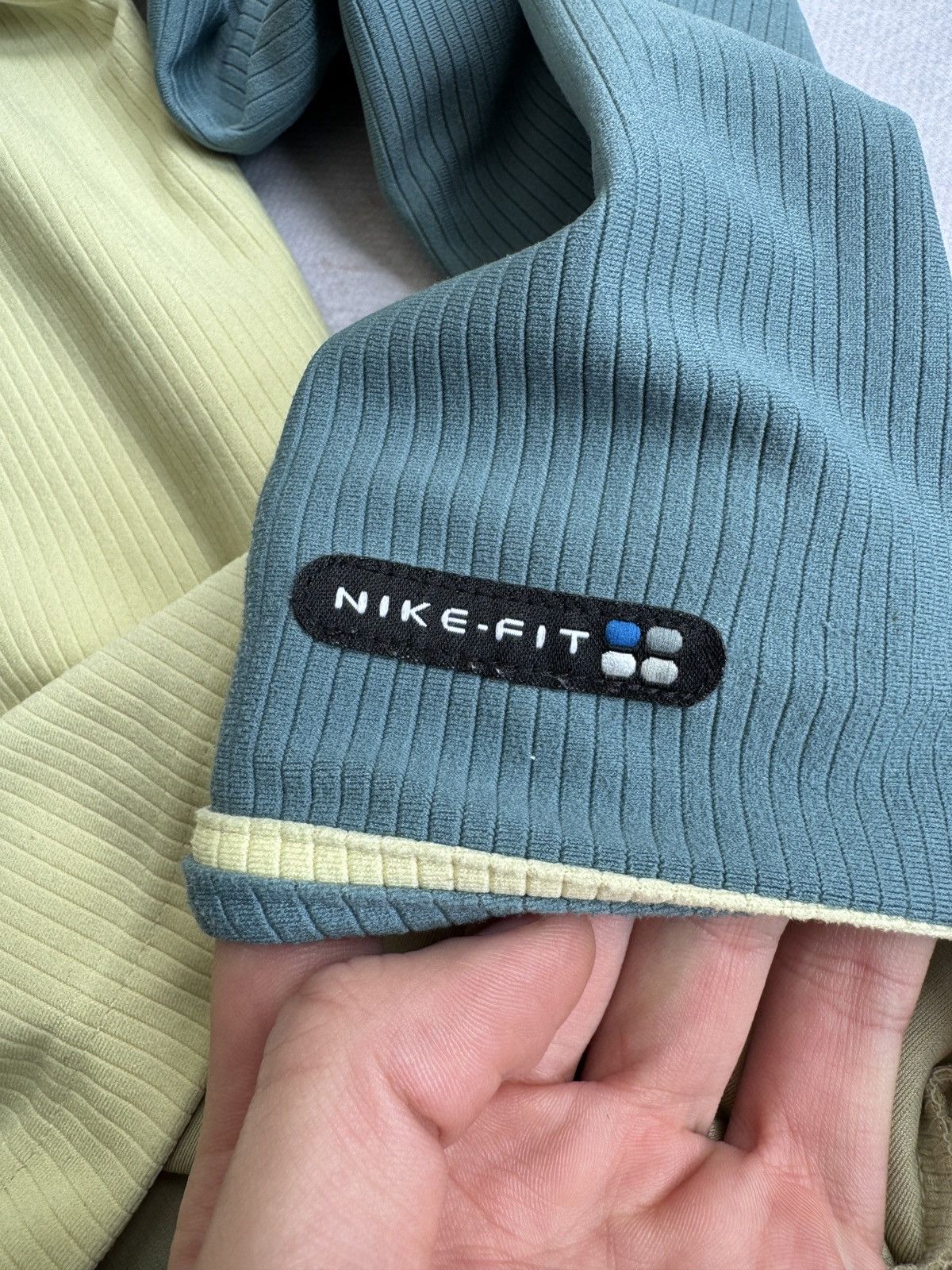 Nike Vintage Nike ACG Longsleeve T-Shirt Central Logo ACG Size US S / EU 44-46 / 1 - 7 Thumbnail