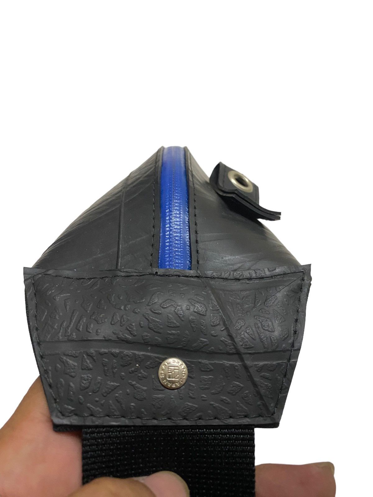 Handmade Seal Craftsmanship 2-way Body Bag Waterproof Size ONE SIZE - 4 Thumbnail