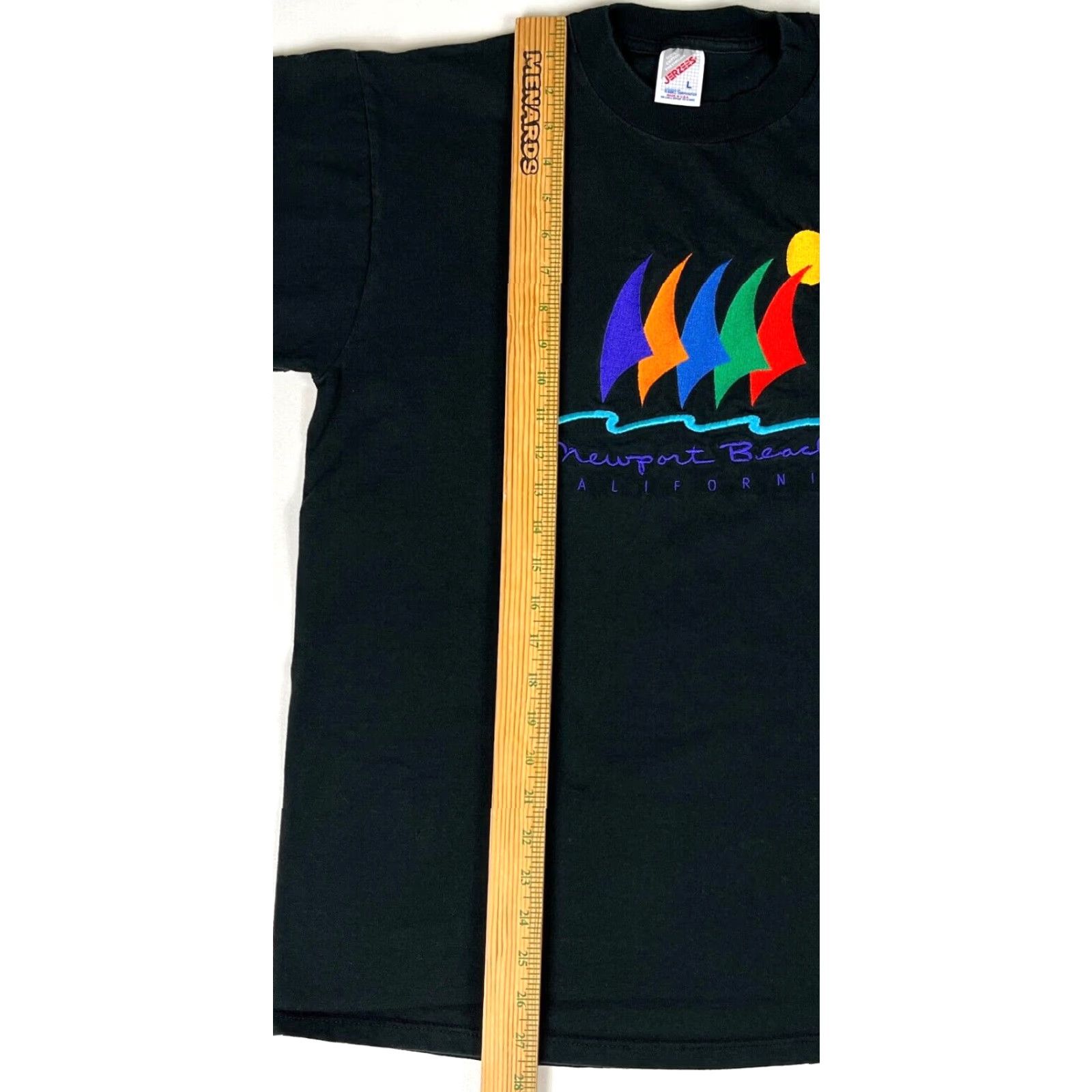 Jerzees VINTAGE Jerzees T-Shirt Newport Beach California Embroidered Made in USA Sz L Black 100% Cotton U/A Unisex Adults 90s Beach Mens Size US L / EU 52-54 / 3 - 6 Thumbnail