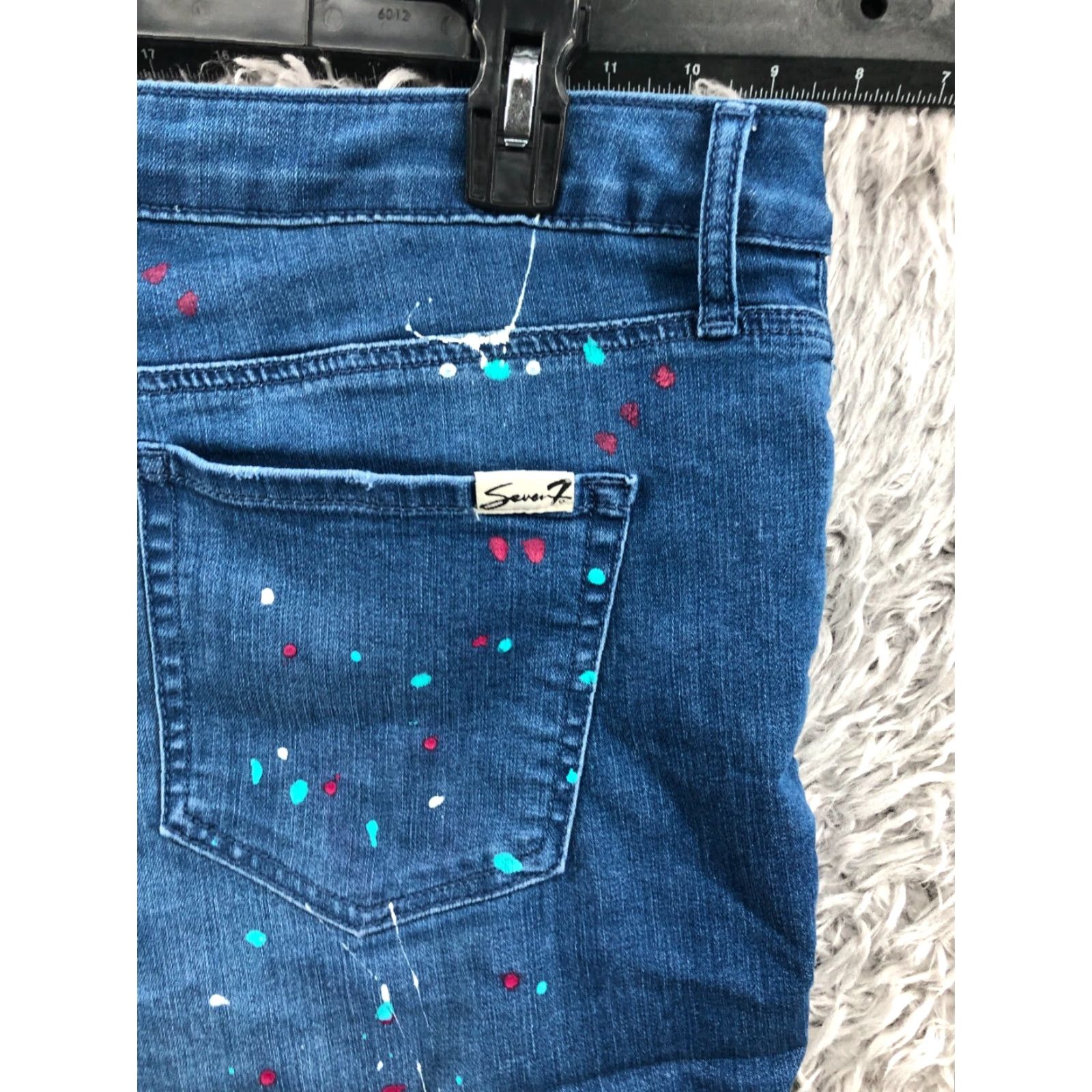 Vintage Seven7 Cut-Off Shorts Womens Size 14 Mid Rise Medium Wash Blue Paint Splatter Denim Shorts Casual 14 Womens Boys Girls? Size 36" / US 14 / IT 50 - 7 Thumbnail
