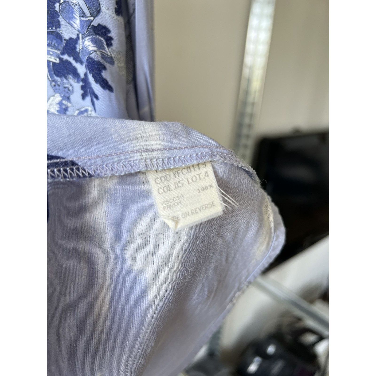Moschino Rare moschino royalty baroque printed viscose shirt Size US S / EU 44-46 / 1 - 9 Thumbnail