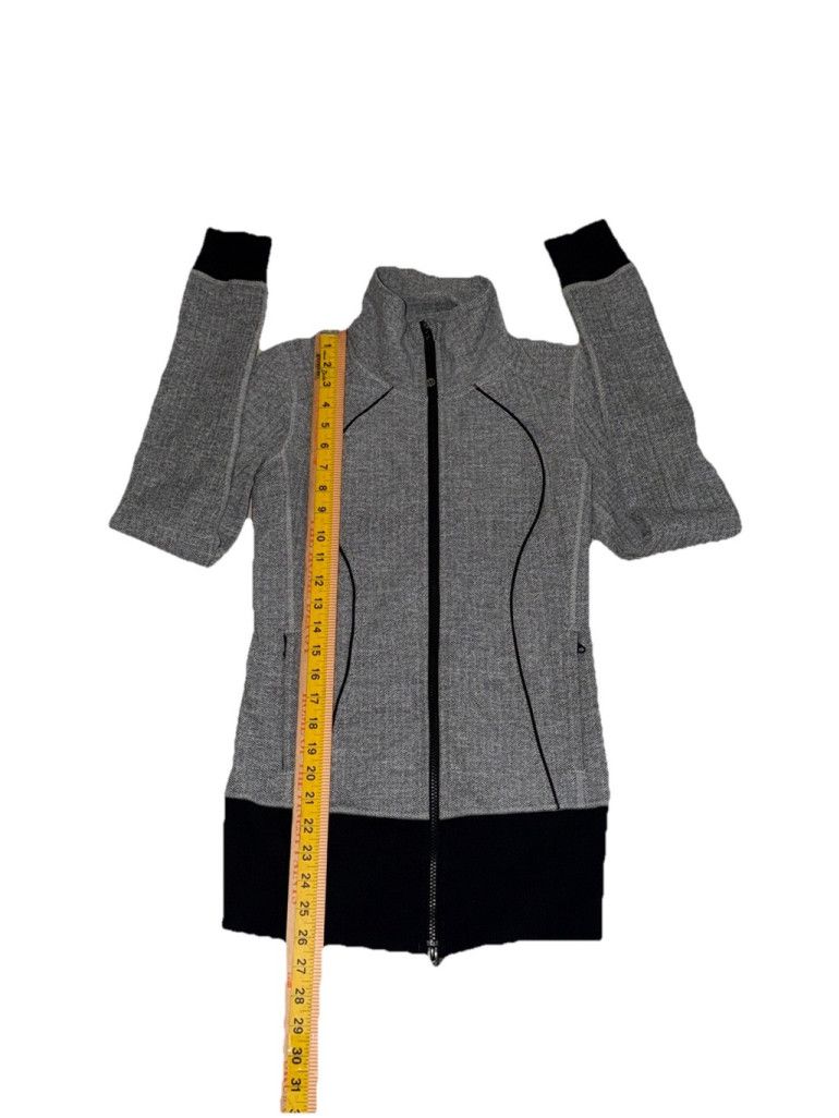 Lululemon Lululemon Nice Asana Jacket Sz 4 Full Zip Black Grey color Size S / US 4 / IT 40 - 3 Thumbnail