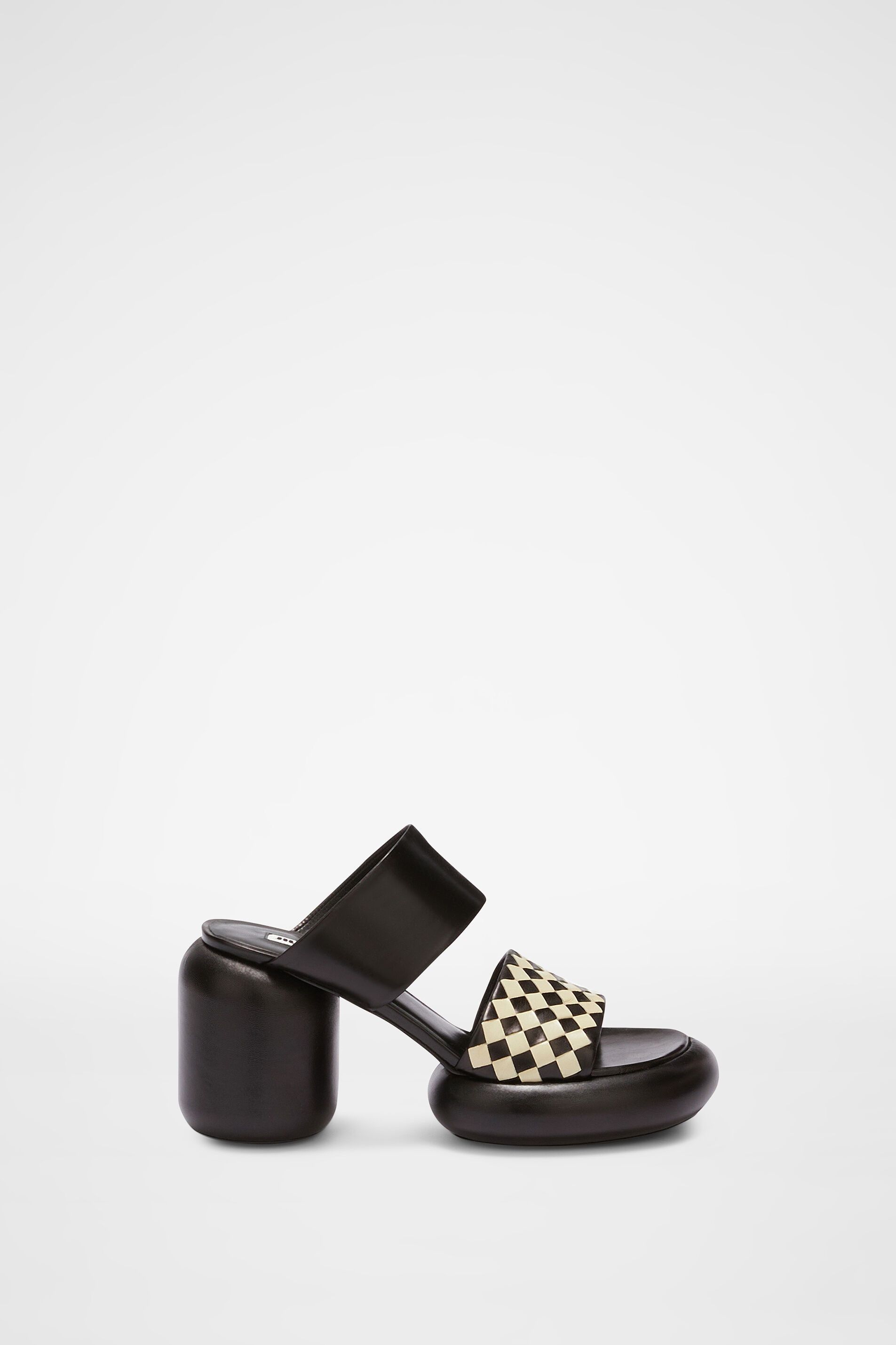 Jil Sander o1y1025 Slippers in Black/White Size US 6 / IT 36 - 1 Thumbnail