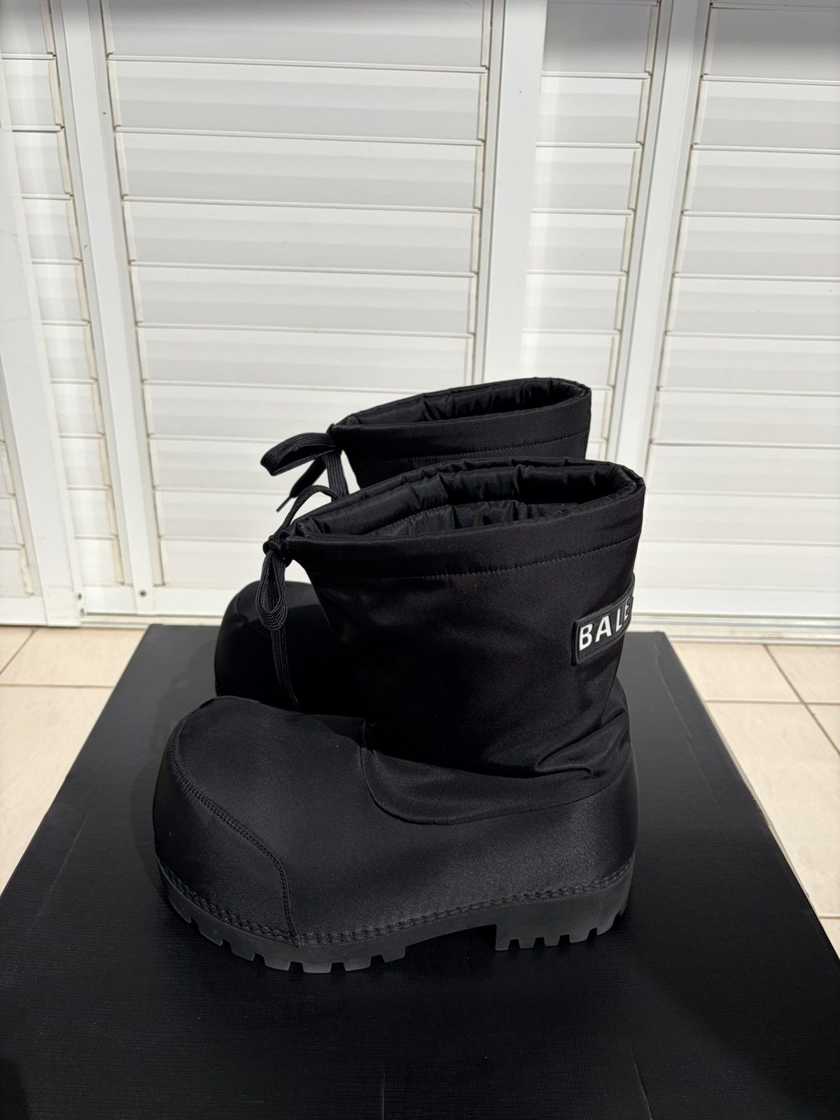 Balenciaga Balenciaga Alaska Ski Boots Size US 6 / EU 39 - 1 Thumbnail