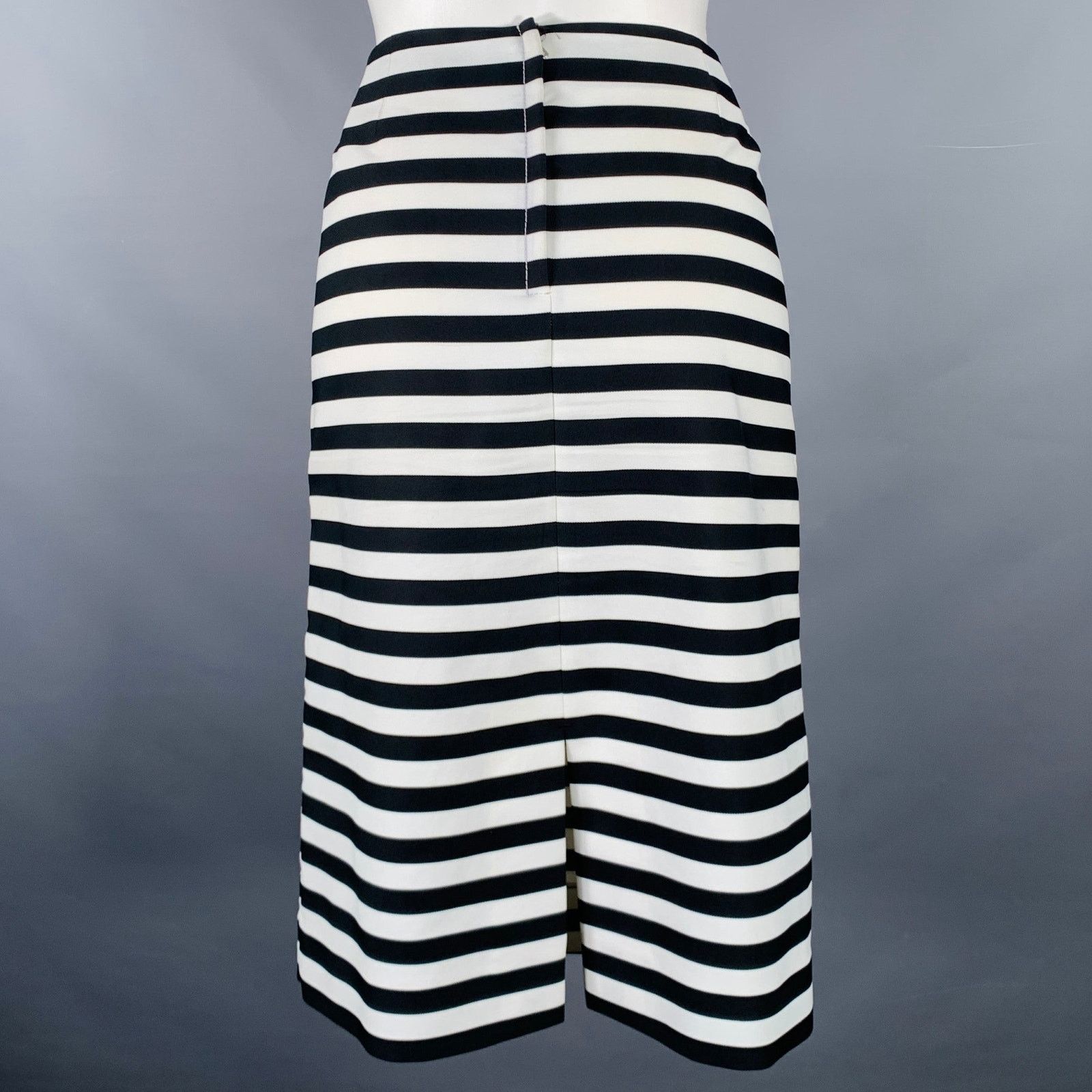 Marc Jacobs MARC JACOBS Size 6 Black White Polyester Stripe Pencil Skirt Size 28" / US 6 / IT 42 - 2 Thumbnail