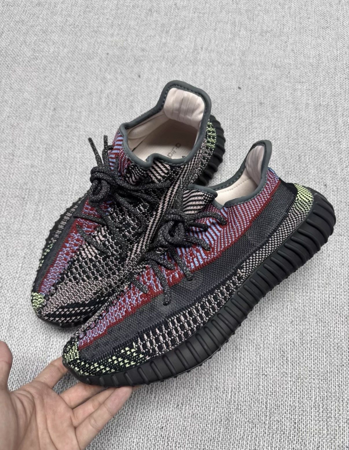 Adidas Adidas Yeezy 350 Black & Red Angel FW5190 K37 Size US 9.5 / EU 42-43 - 2 Thumbnail