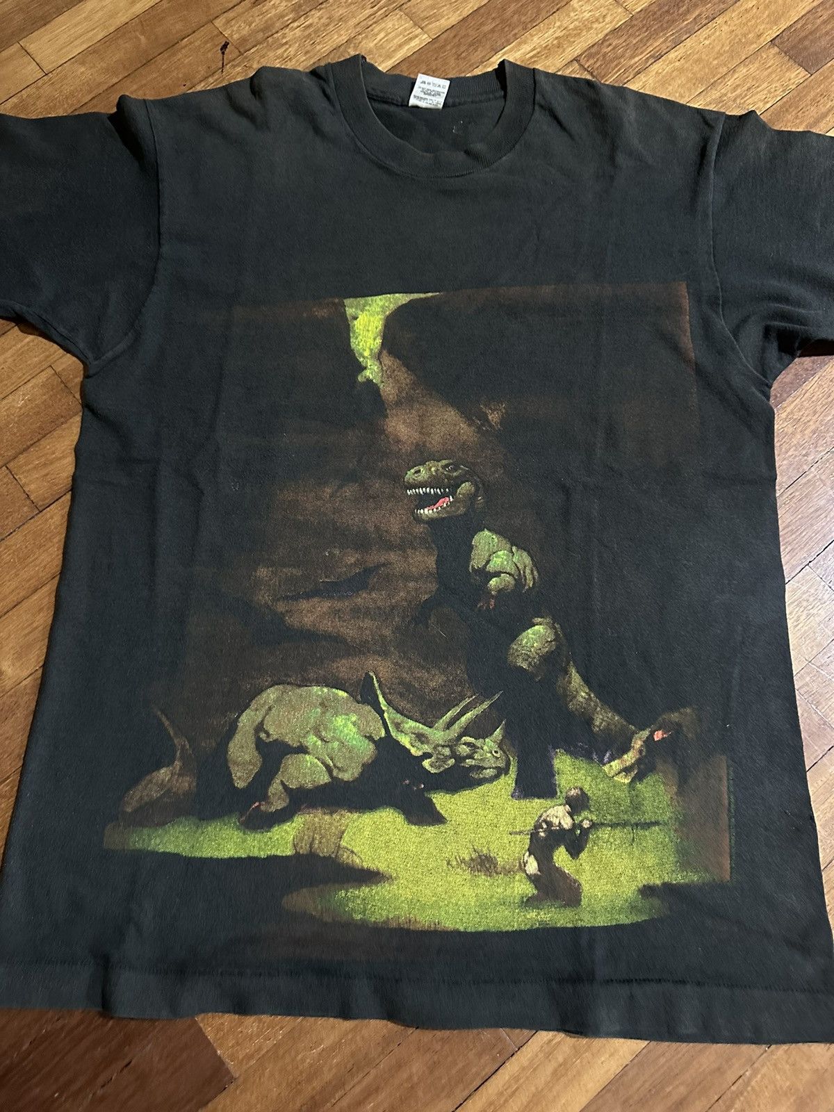 Vintage VERY RARE MISSED PRINT FRANK FRAZETTA 1993 Size US L / EU 52-54 / 3 - 4 Thumbnail
