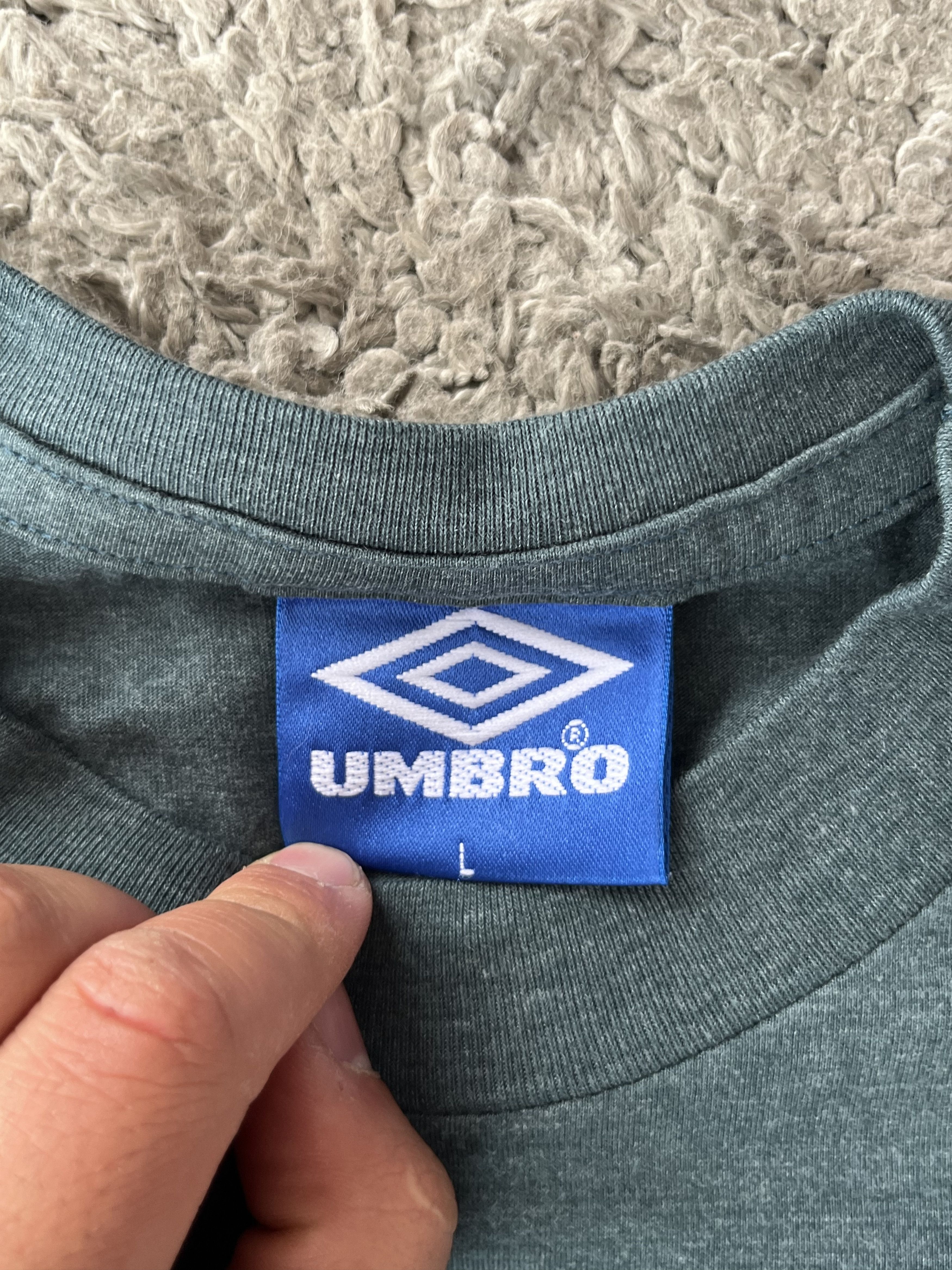 Umbro UMBRO Vintage Soccer Football BRASIL Jersey Y2K Style Size US L / EU 52-54 / 3 - 5 Thumbnail