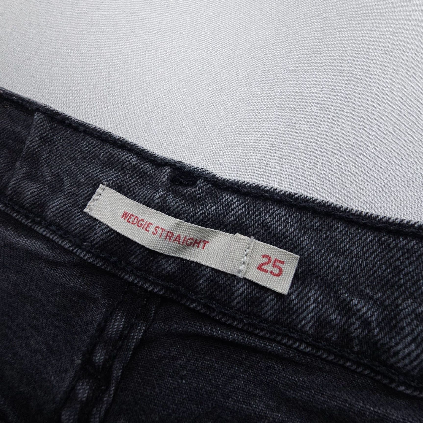 Levi's VINTAGE Levi's Wedgie Straight Jeans Womens 25 XS? Size 42" / US 20 - 3 Thumbnail