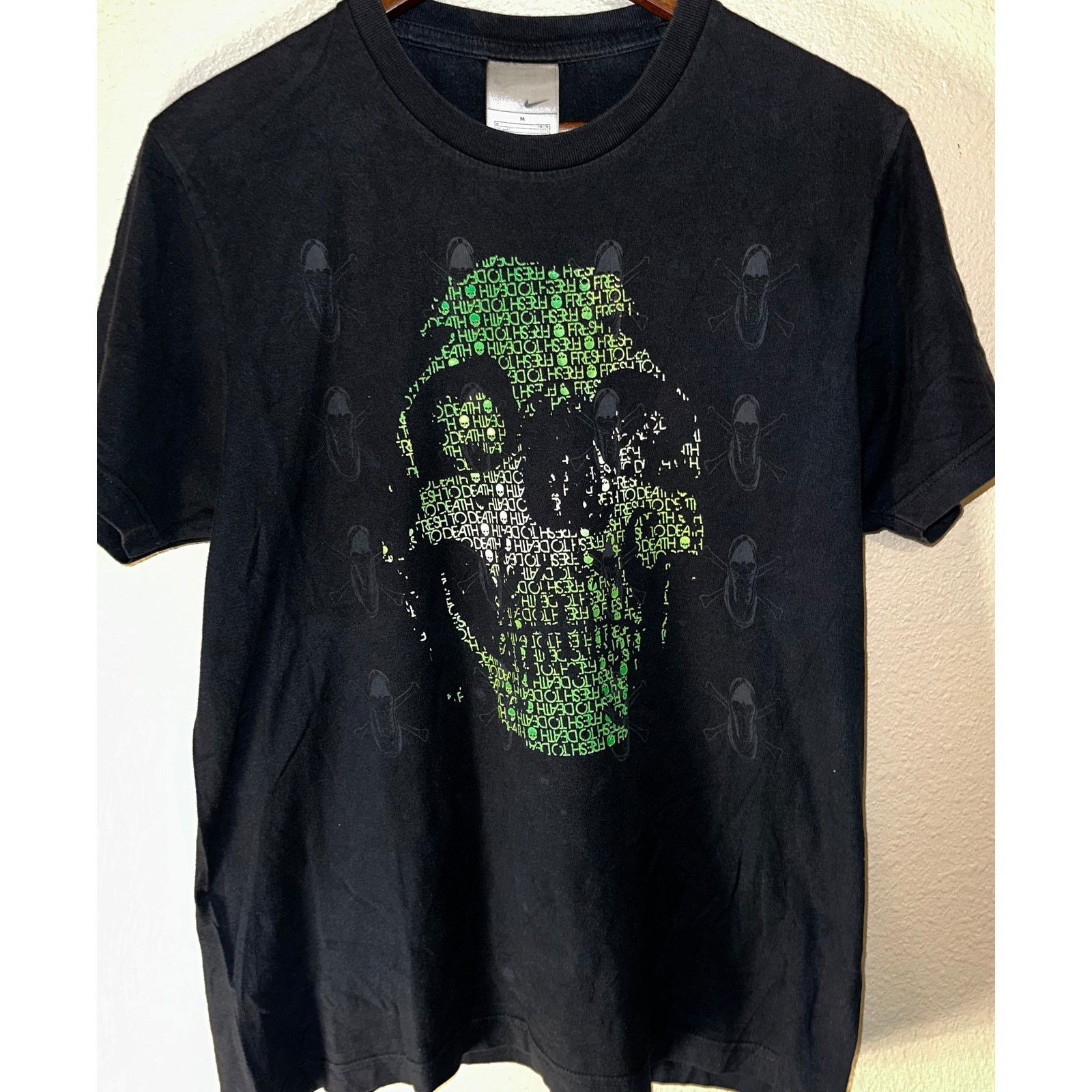Nike • Nike Black Skull Graphic Tee 💀👟 Size M Medium Size US M / EU 48-50 / 2 - 1 Thumbnail