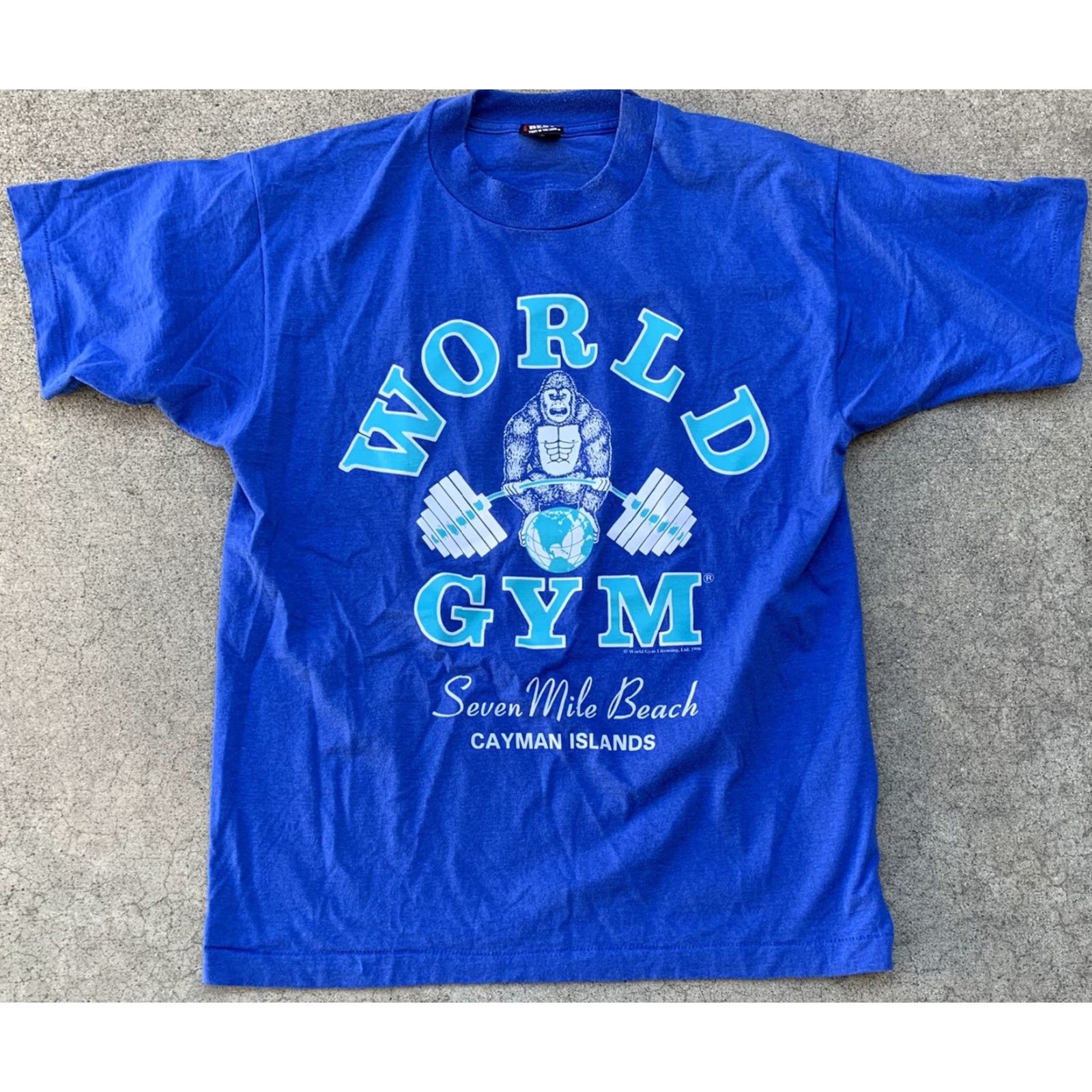 Fruit Of The Loom VINTAGE World Gym Cayman Islands Seven Mile Beach T Shirt Frt Back Graphics Sz L Mens Graphic Print 90s Beach Gym Size US L / EU 52-54 / 3 - 6 Thumbnail