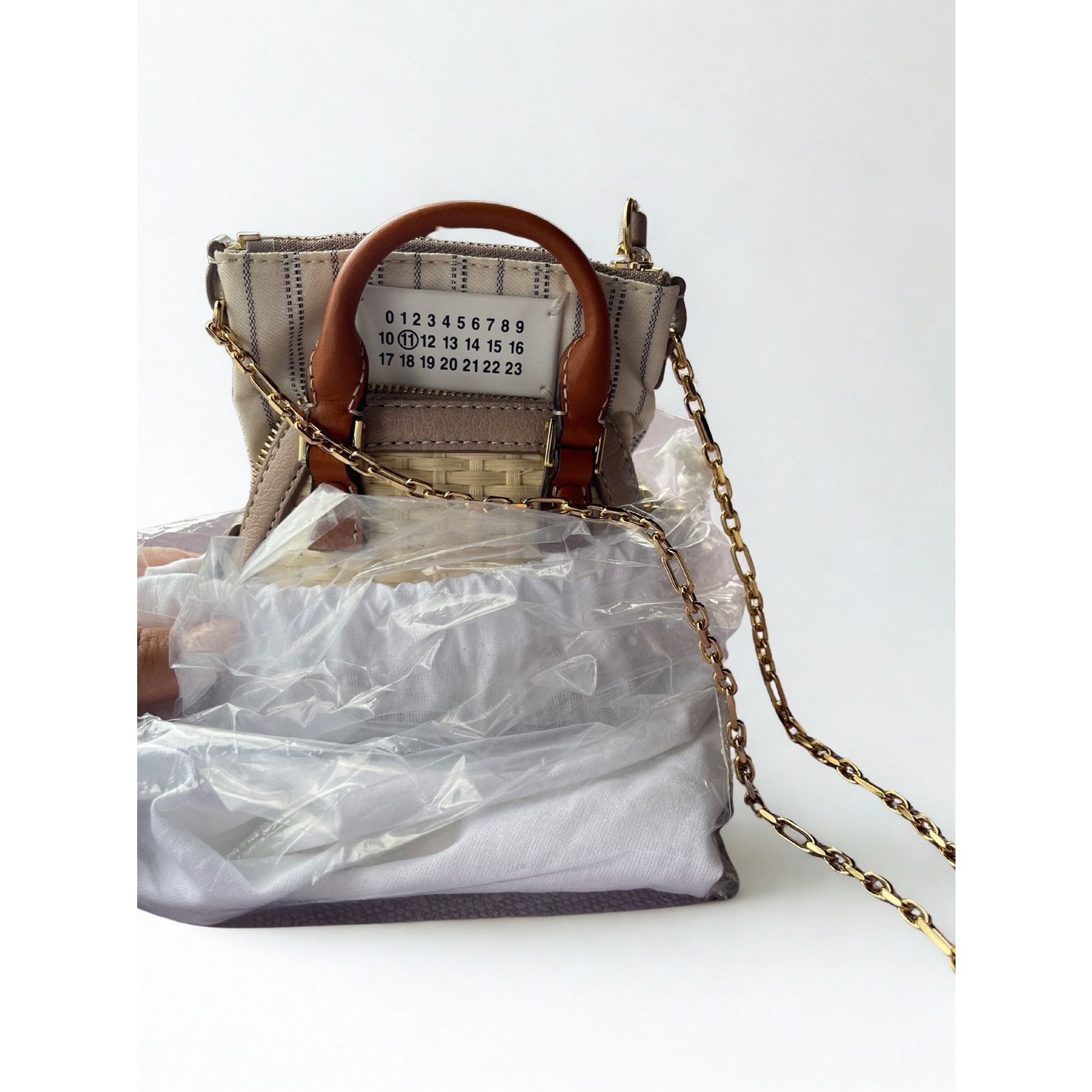 Maison Margiela Maison Margiela 5AC Classique Baby Top Handle Raffia Beige Size ONE SIZE - 6 Thumbnail