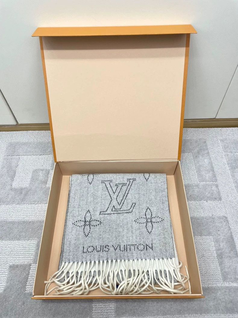 Louis Vuitton Louis Vuitton Gray Cashmere Scarf with Fringes- DMC Size ONE SIZE - 1 Thumbnail