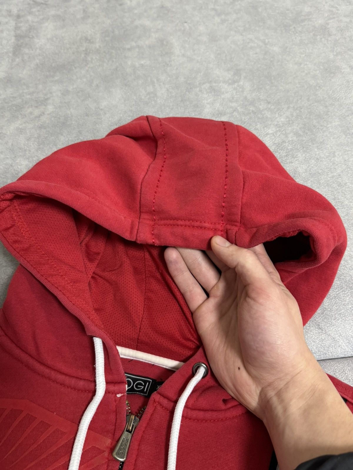 Coogi Vintage Coogi Red Classic Men’s Hoodie Size XL Size US XL / EU 56 / 4 - 8 Thumbnail