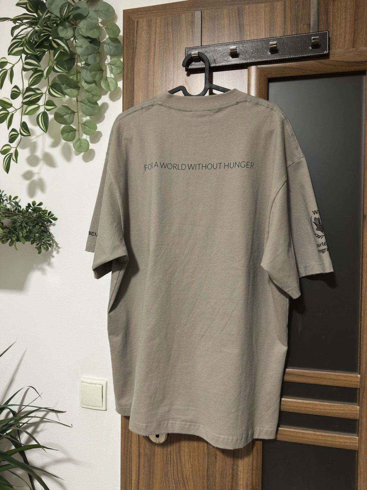 Balenciaga Balenciaga WFP tshirt Size US S / EU 44-46 / 1 - 2 Thumbnail