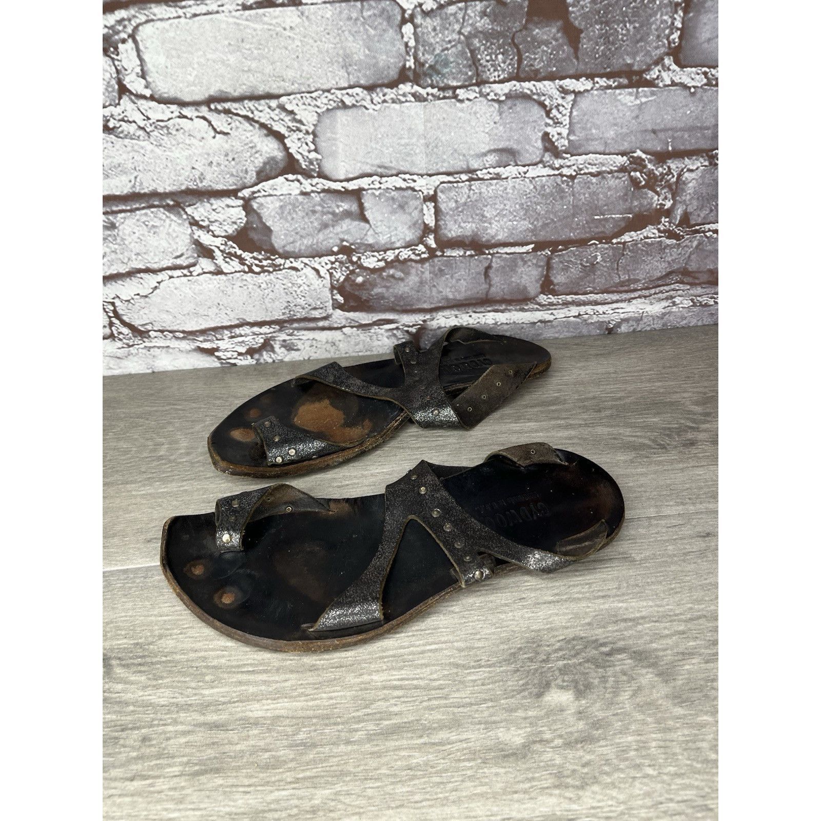 CYDWOQ Cydwoq Studs Studded Toe Thong Sandals Women Sz 37EU/6M Brow Size US 6.5 / IT 36.5 - 10 Thumbnail