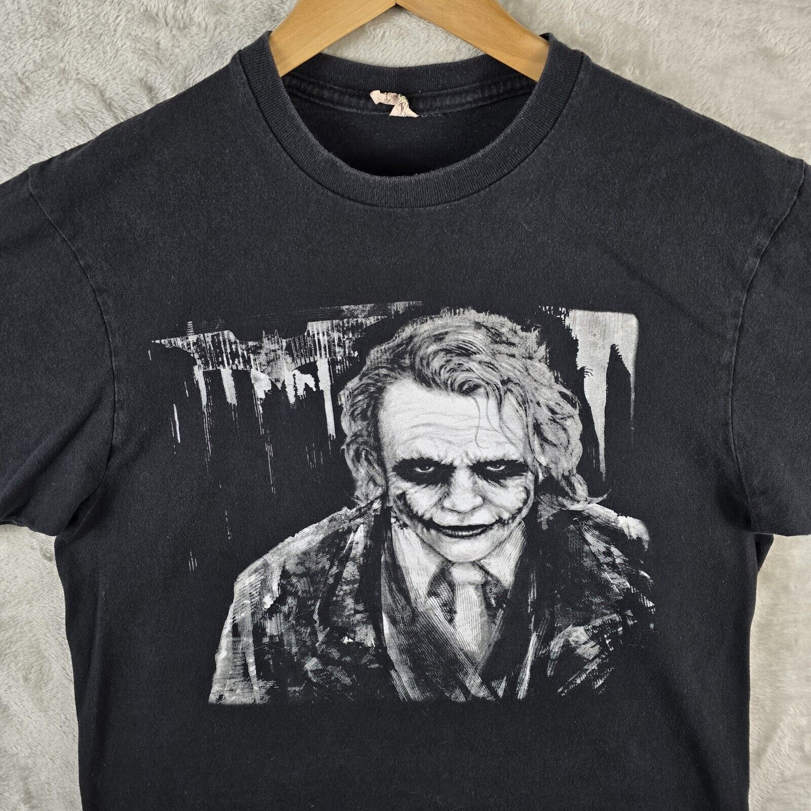 Other Vintage Joker Shirt Medium Batman Dark Knight Heath Ledger Size US M / EU 48-50 / 2 - 3 Thumbnail