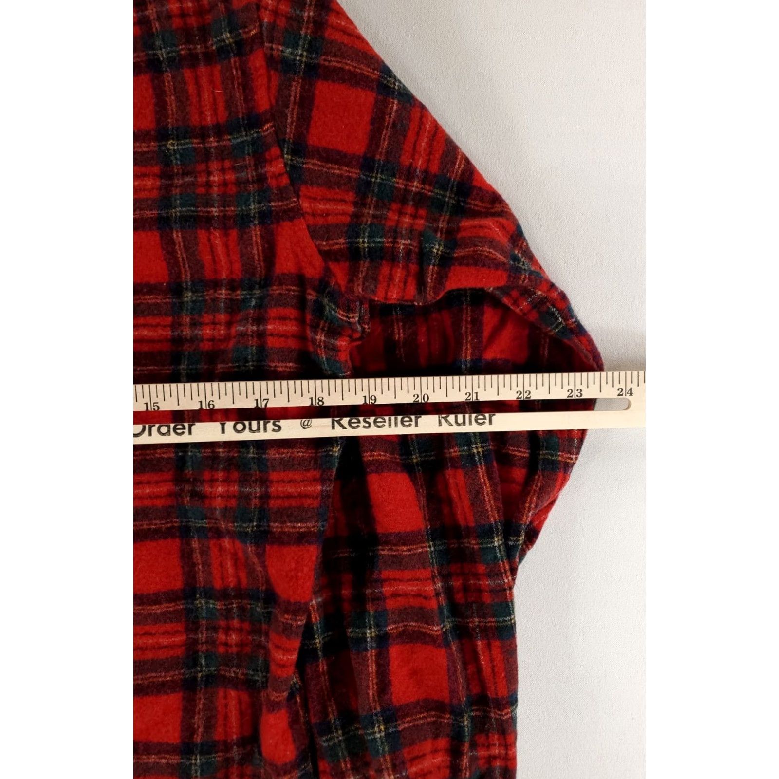 Pendleton VINTAGE Pendleton Lodge Shirt Mens L Red Plaid 100% Wool Button Up Made USA Wool Shirt Size US L / EU 52-54 / 3 - 4 Thumbnail