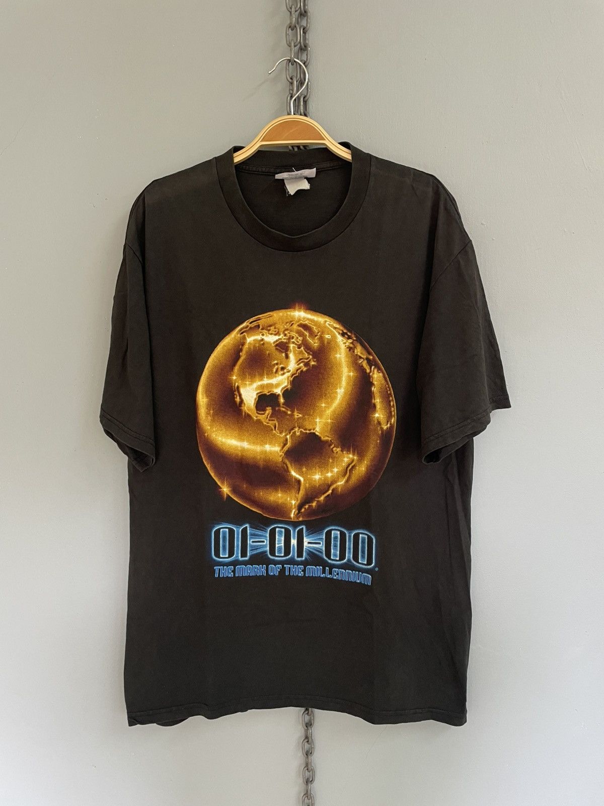 Vintage Vintage 01-01-00 the mark of the Millenium t shirt Size US L / EU 52-54 / 3 - 1 Thumbnail