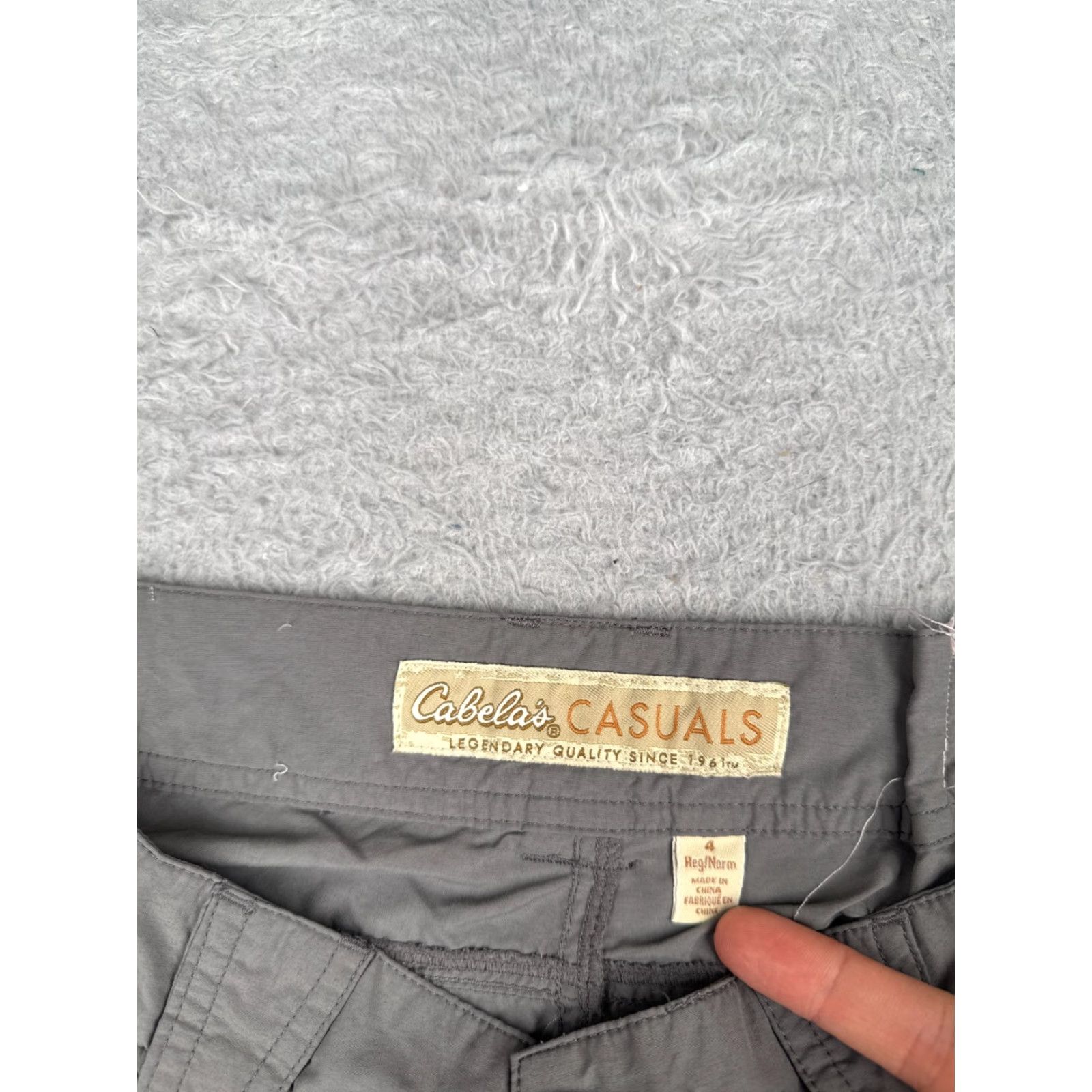 Vintage Cabela's Shorts Womens 4 Gray Cargo Nylon UPF 50+ Fishing Hiking Utility Pockets 9in Inseam Regular Summer 100% Nylon Gray Womens Size 27" / US 4 / IT 40 - 7 Thumbnail
