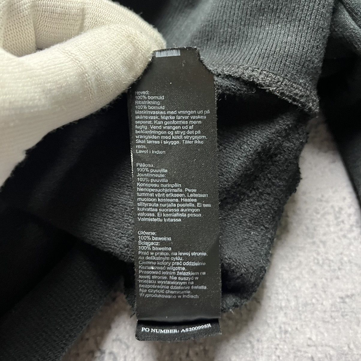 Allsaints Vintage Allsaints Basic Black Sweatshirt Streetwear Y2K Size US S / EU 44-46 / 1 - 11 Thumbnail