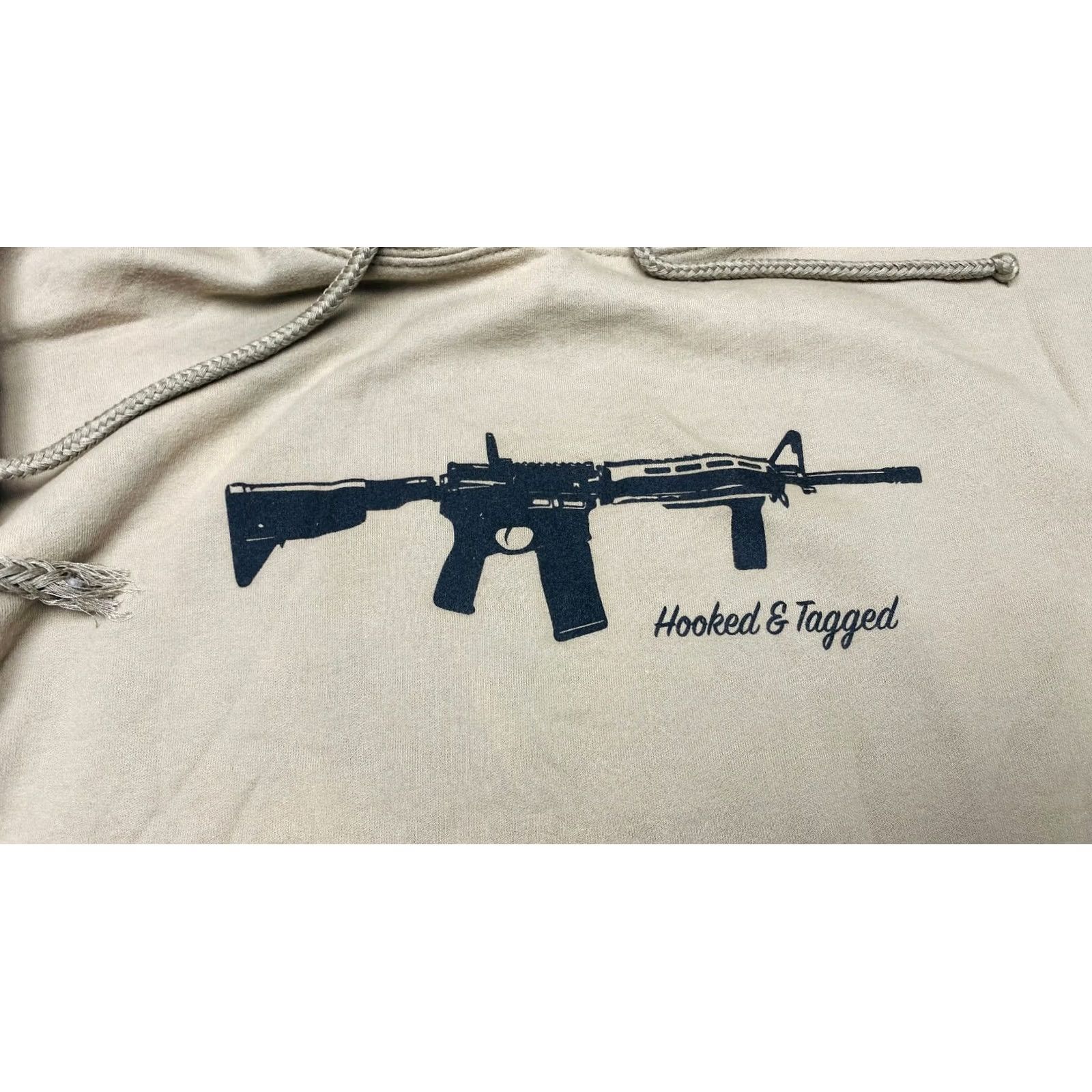 Vintage Hooked & Tagged Mens Medium Pullover Hoodie Fish Hooked And Tagged AR15 Rifle 7717 Ivory Logo Pockets Hoodie Size US M / EU 48-50 / 2 - 6 Thumbnail