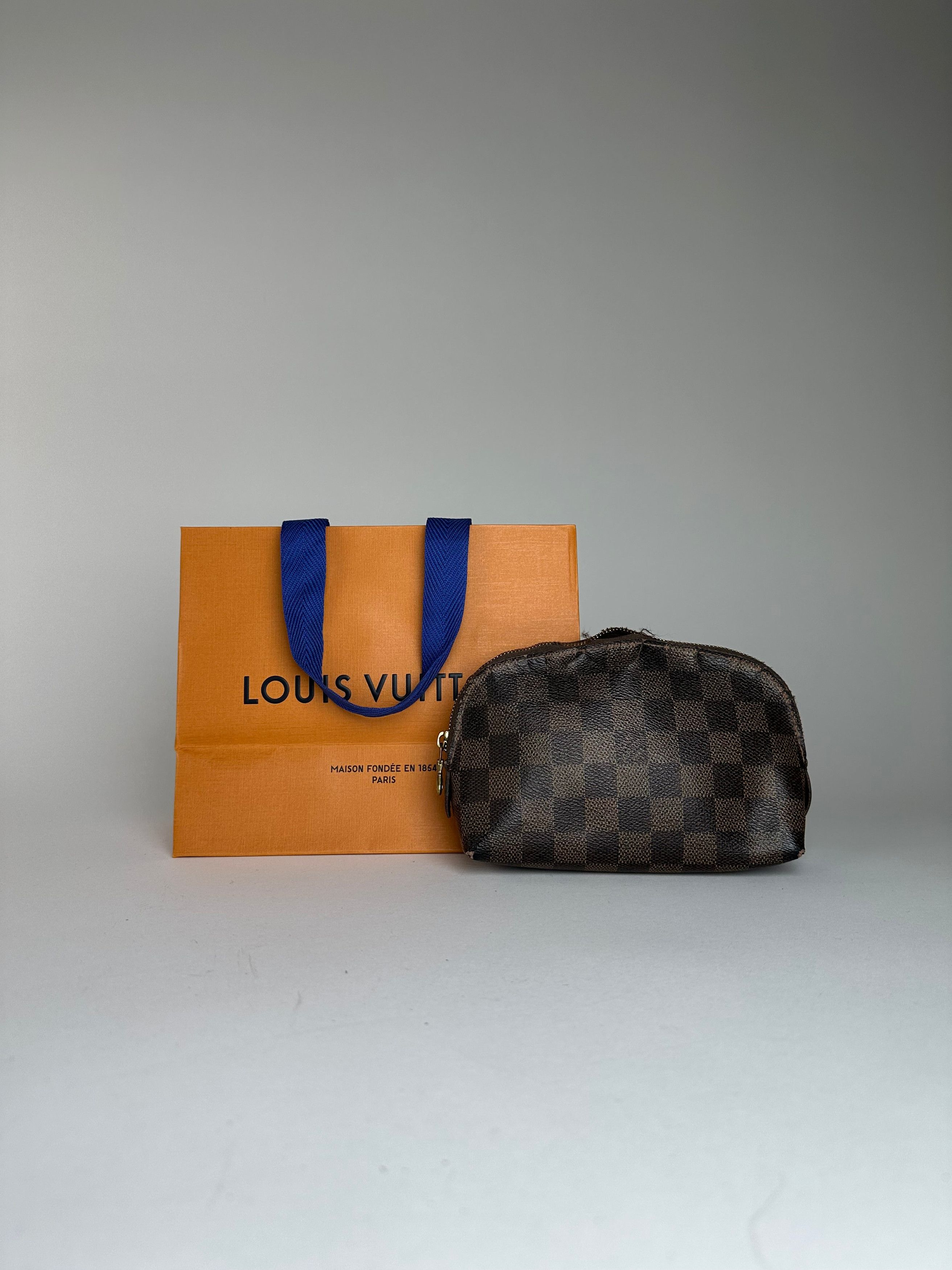 Louis Vuitton Vintage Damier Monogram Leather Clutch / Mini Bag Brown Size ONE SIZE - 1 Thumbnail