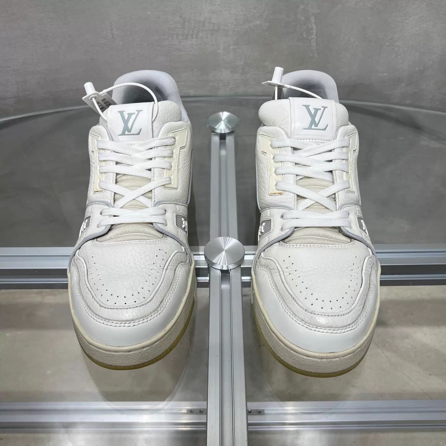Louis Vuitton LV Trainer White Cement UK7.5 (41.5) Size US 8.5 / EU 41-42 - 2 Thumbnail