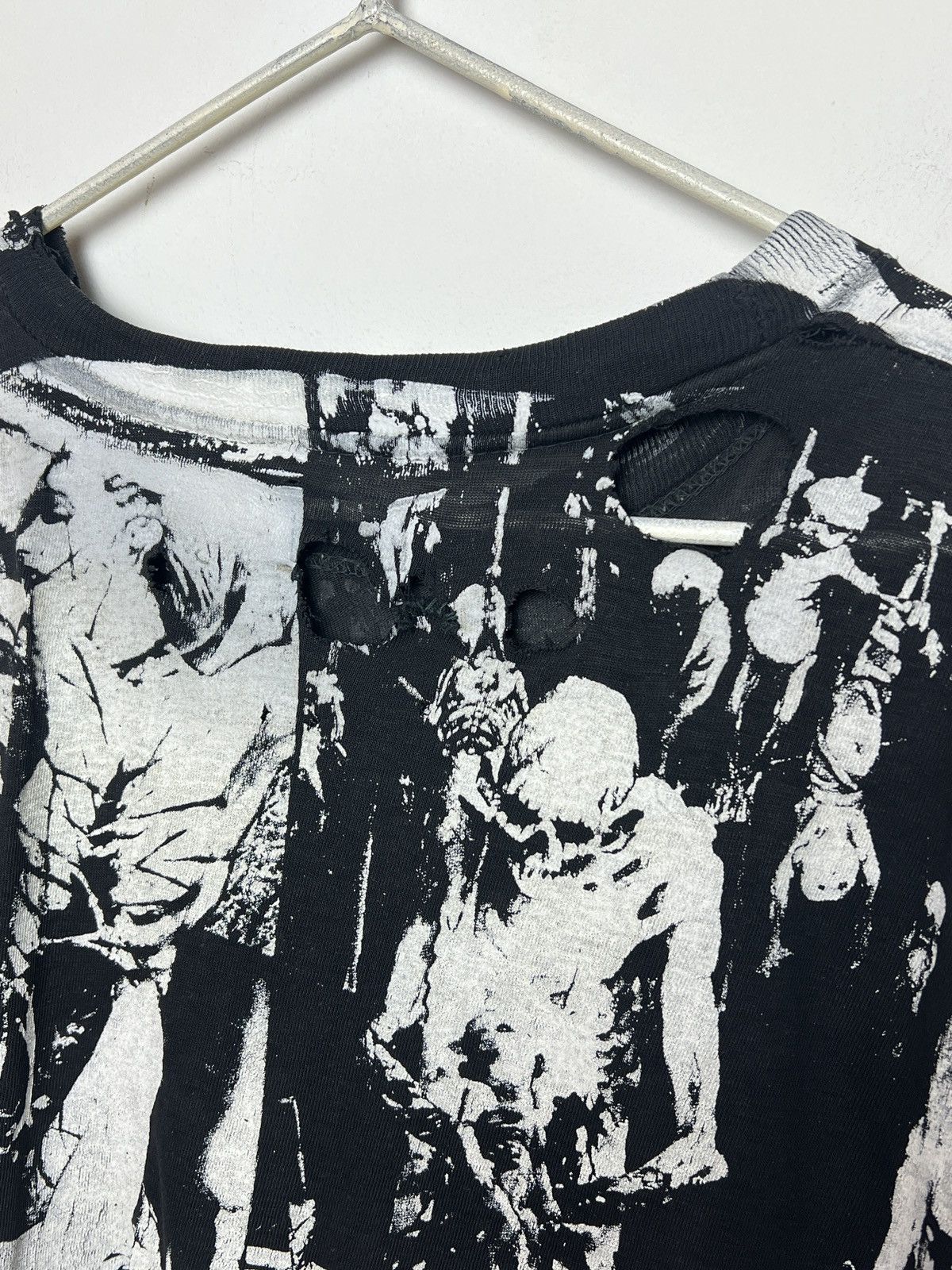 Band Tees cannibal corpse y2k vintage thrashed t shirt Size US L / EU 52-54 / 3 - 11 Thumbnail