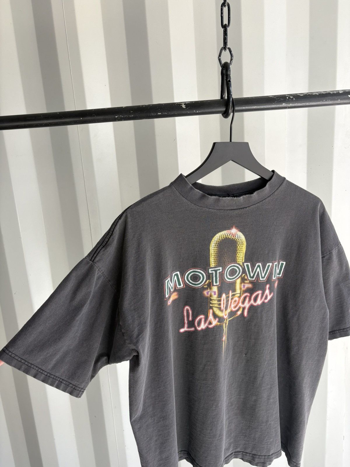 Vintage Vintage Motown Las Vegas Shirt Faded Distressed Grunge Band Size US XXL / EU 58 / 5 - 5 Thumbnail