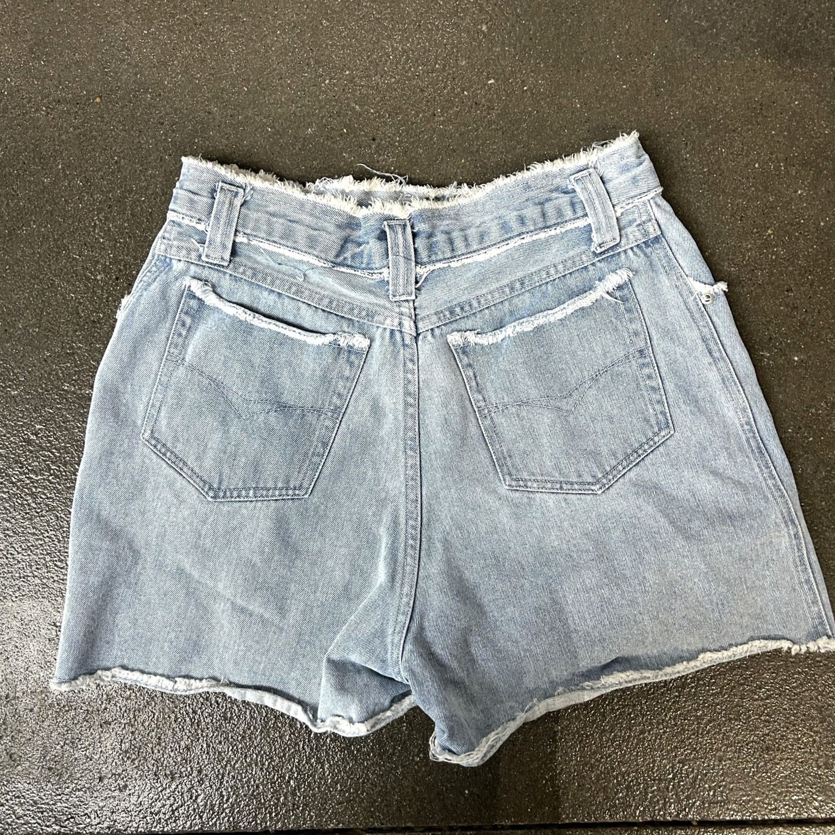 Vintage L.A. Blues Shorts Womens 12 Denim Blue High Rise Cut-Off Frayed Hem Casual straight Navy 31 in Waist 4 in Inseam Womens Size 34" / US 12 / IT 48 - 3 Thumbnail