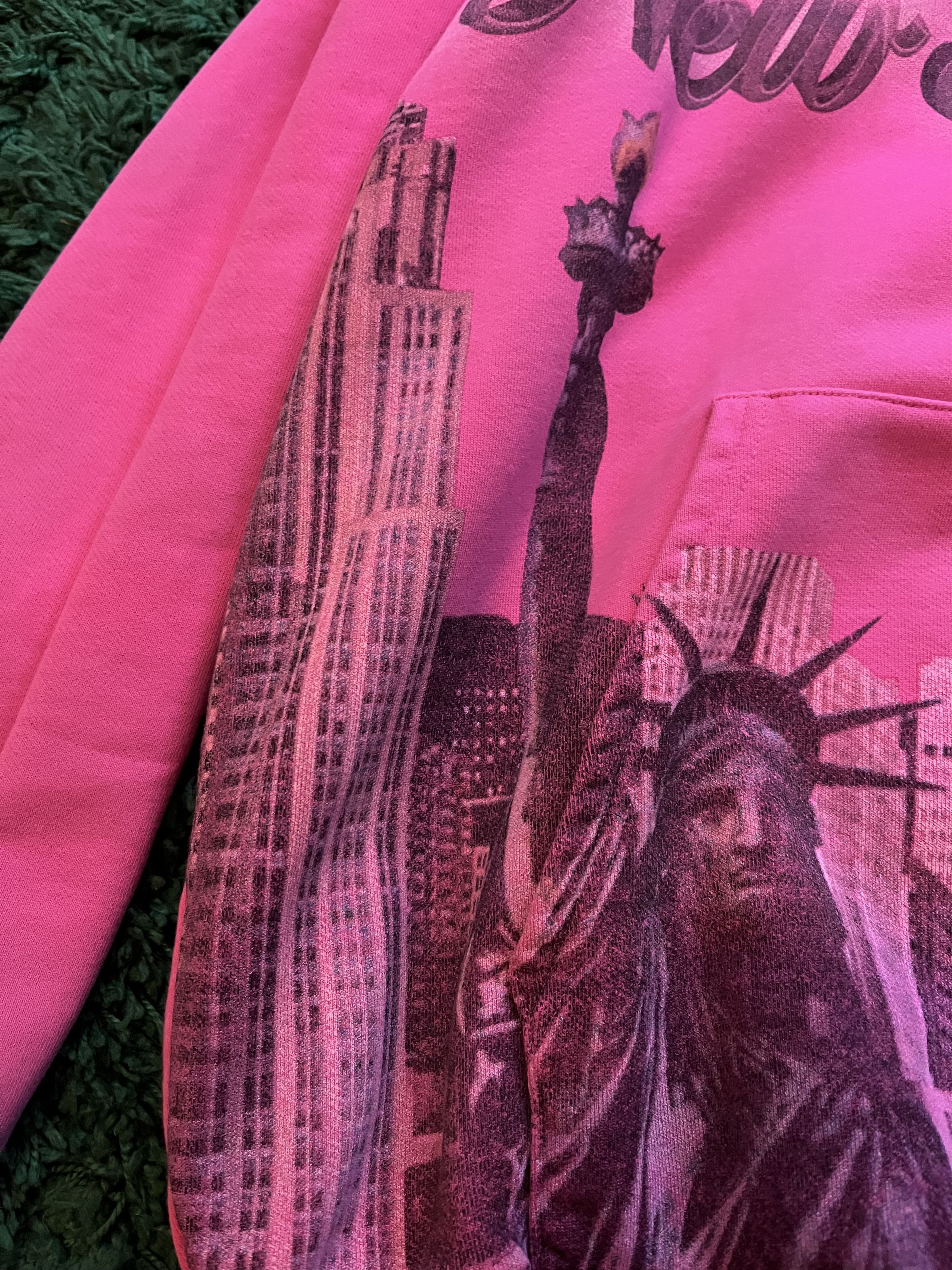 Balenciaga Balenciaga New York Pink Hoodie Size US L / EU 52-54 / 3 - 9 Thumbnail
