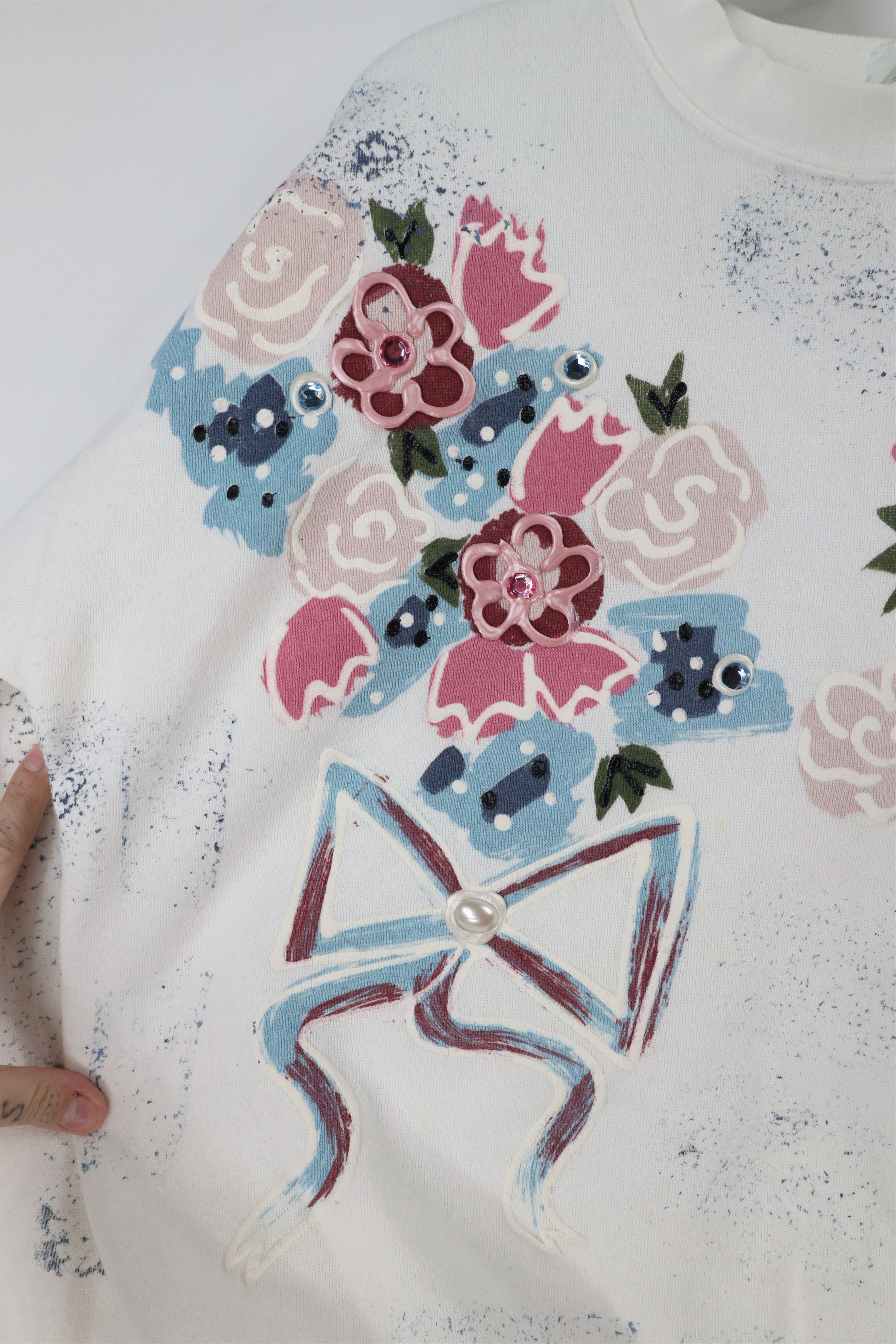 Vintage Vintage 90s Streetwear Flower Puff Paint Sweatshirt USA Size ONE SIZE - 4 Thumbnail