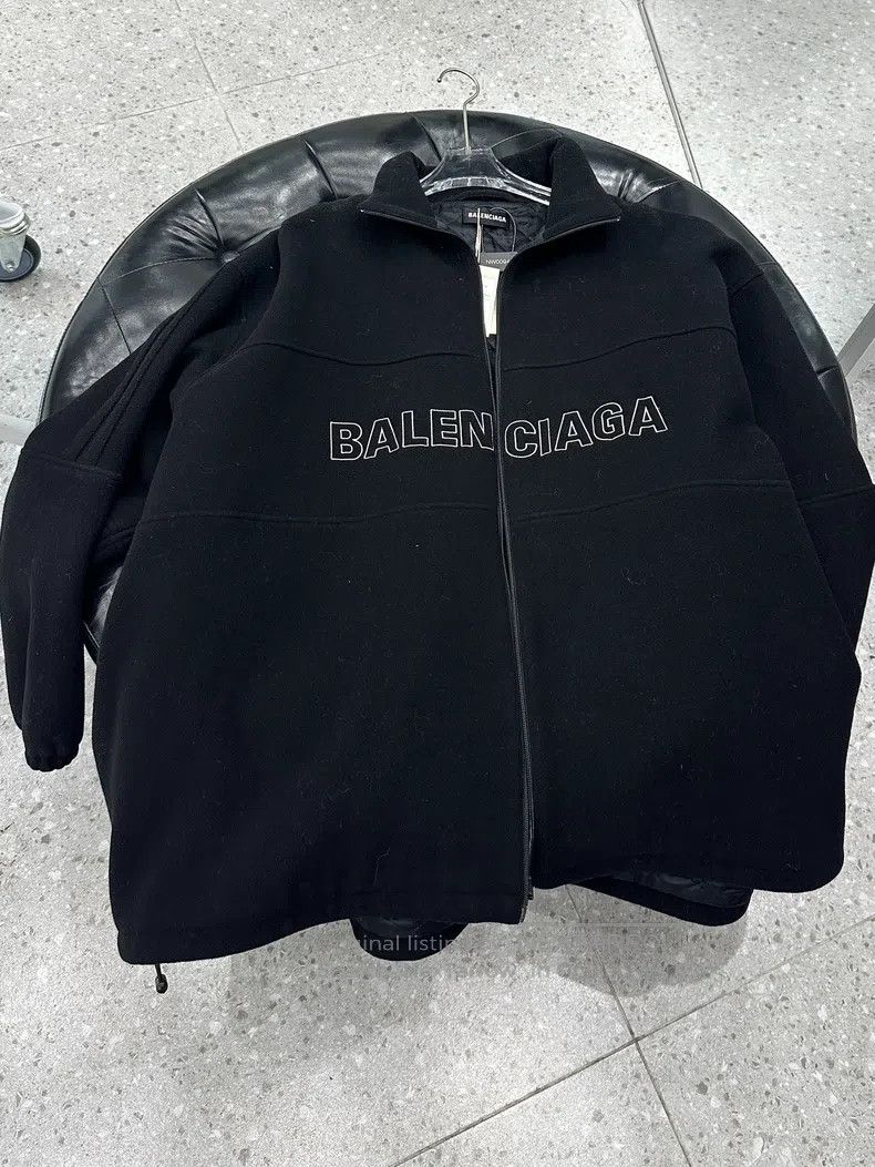 Balenciaga Balenciaga Lamb Fur Embroidered Letter Logo Cotton Jacket Size US M / EU 48-50 / 2 - 1 Thumbnail