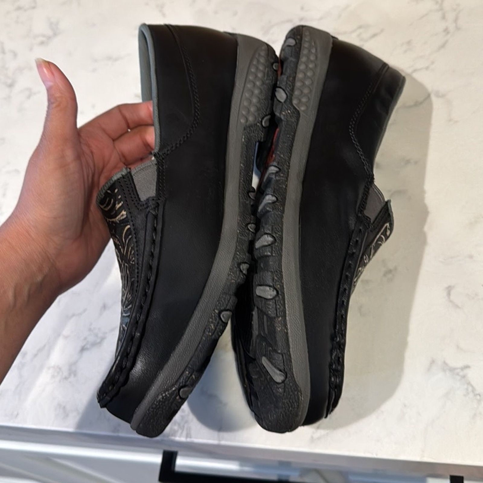 Twisted X Twisted X Floral Tooled Driving Moccasins leather size 9.5 Size US 9.5 / IT 39.5 - 7 Thumbnail