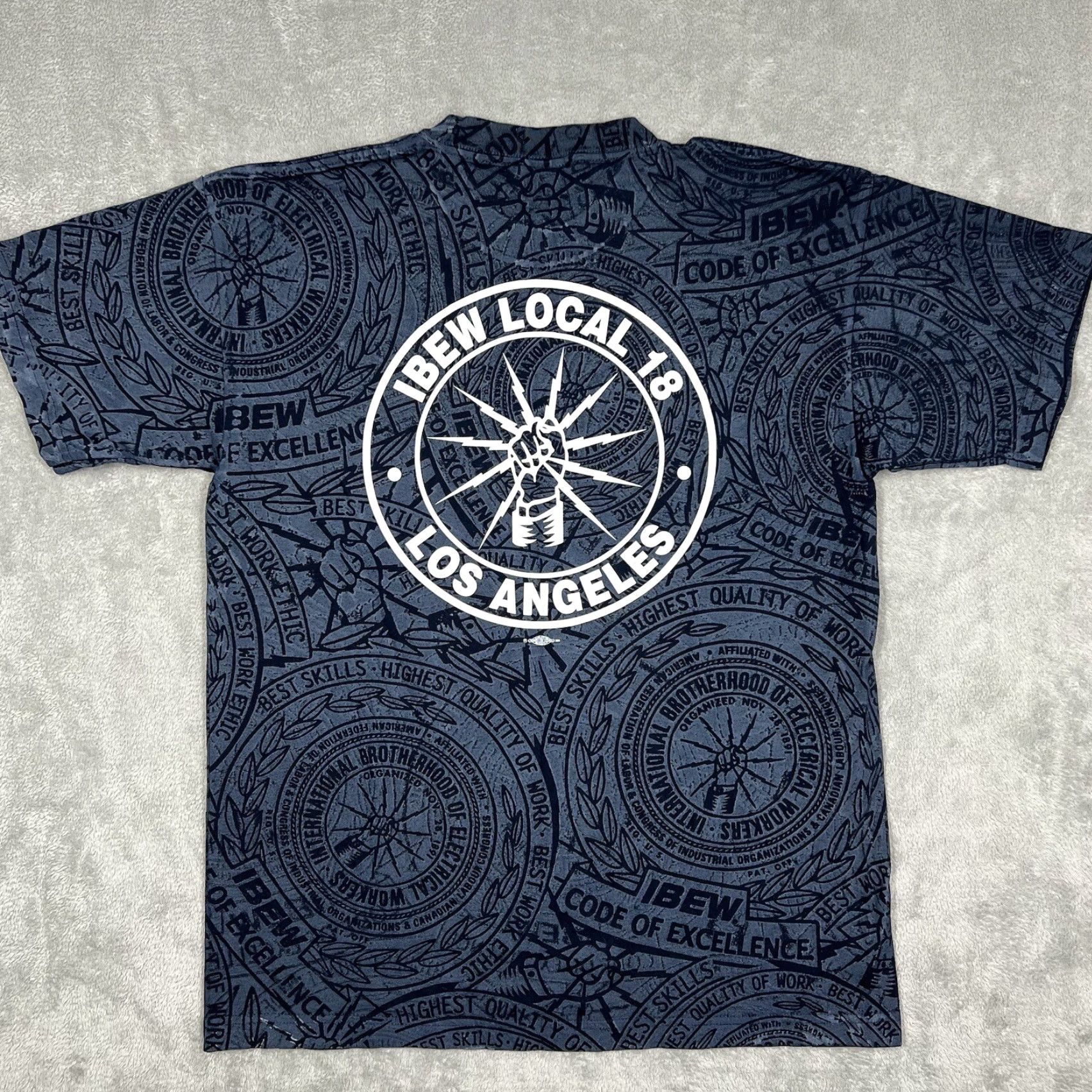 Vintage VINTAGE Union Made IBEW Local 18 Los Angeles T-Shirt Navy Blue XL Crew Neck Short Sleeve 100% Cotton Mens Union Logo 90s USA AOP Size US XL / EU 56 / 4 - 7 Thumbnail