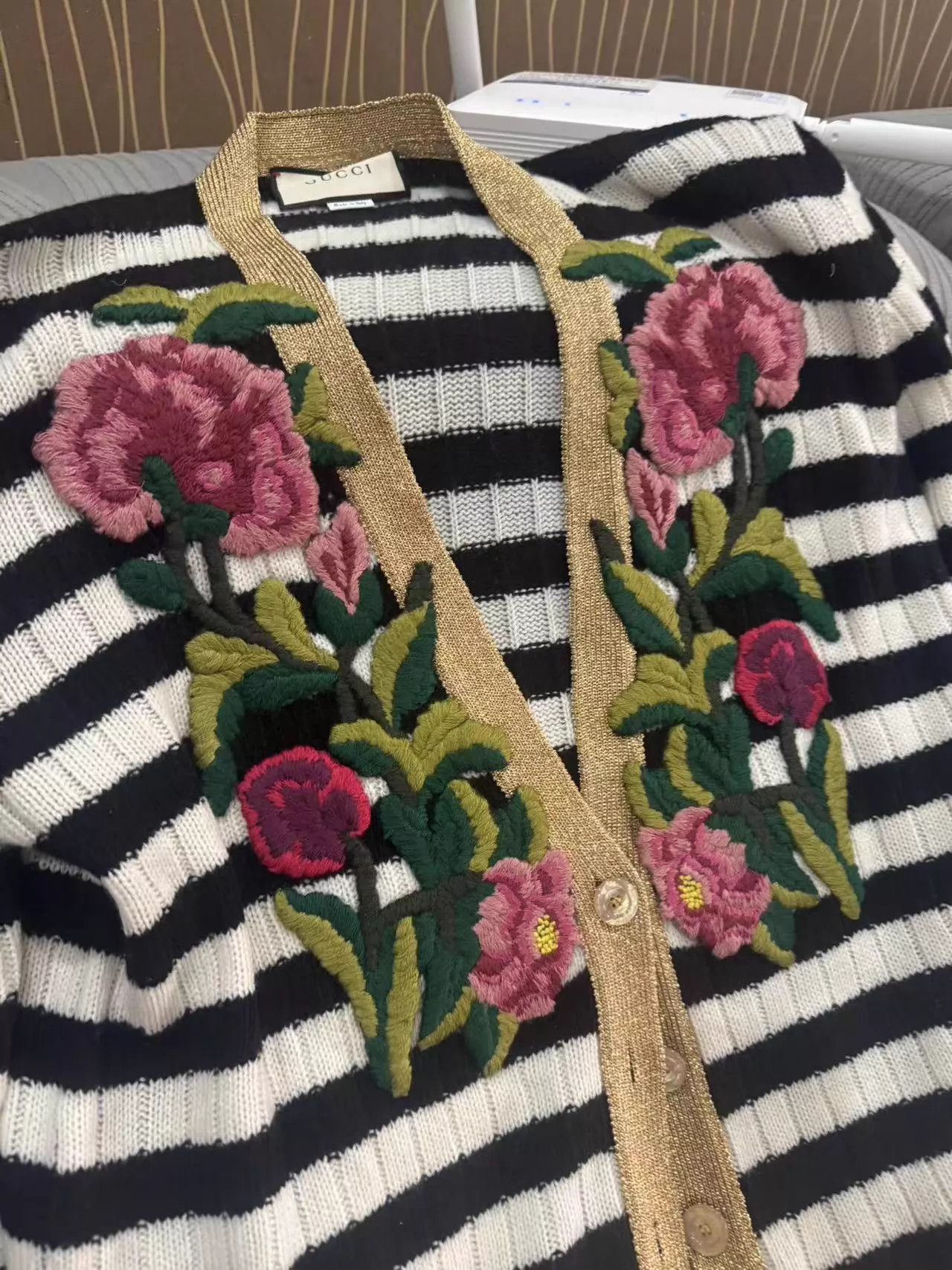 Gucci Gucci wool cardigan heavily embroidered S 99 new Size S / US 4 / IT 40 - 2 Thumbnail
