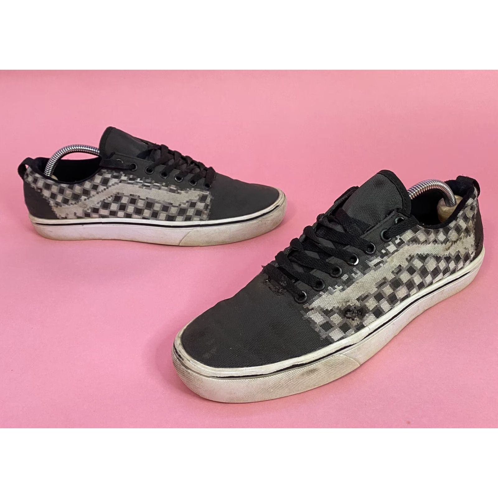 Vans VANS Ultra Cush Old Skool Low Top Glitch Checkered Shoes Mens Size 9 Size US M / EU 48-50 / 2 - 2 Thumbnail